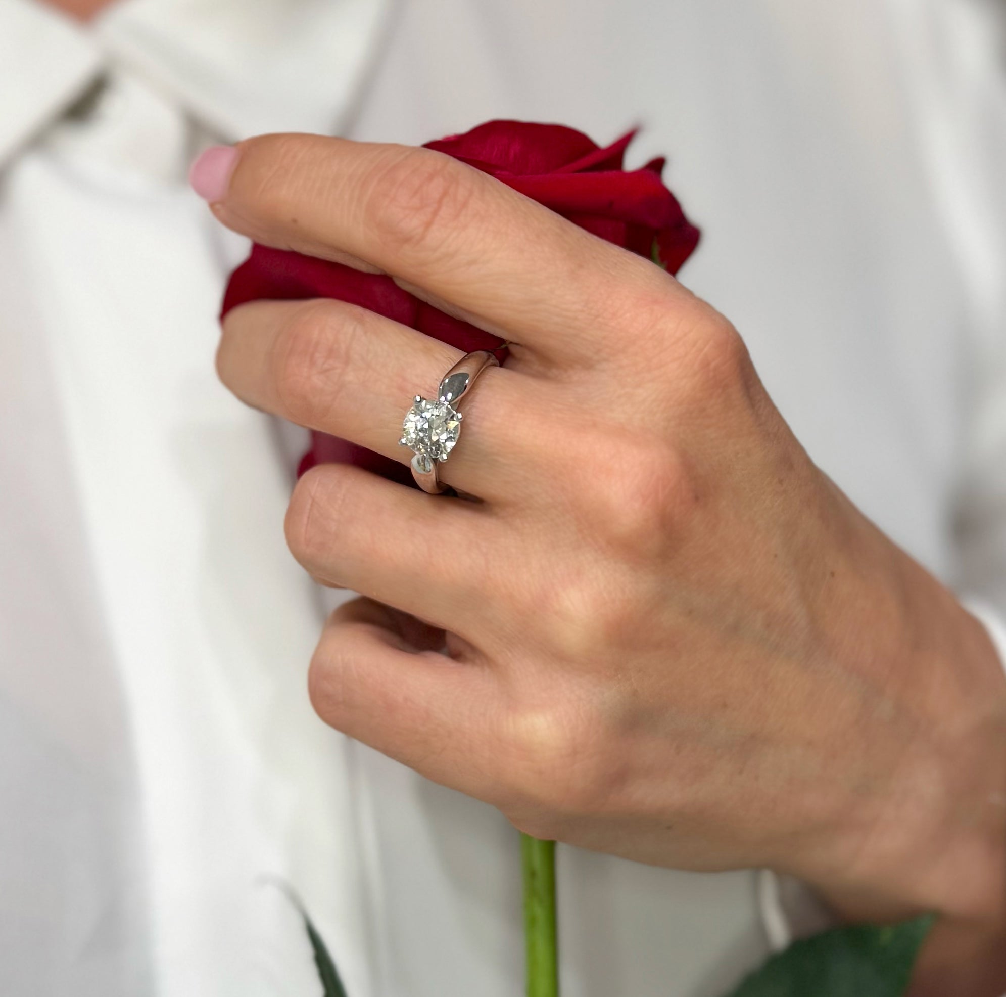 Anillo en oro blanco 18k con diamante 1.40 ct