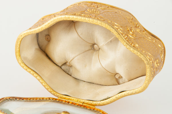 Caja joyero Art Nouveau de metal con cristal biselado y acolchado capitoné