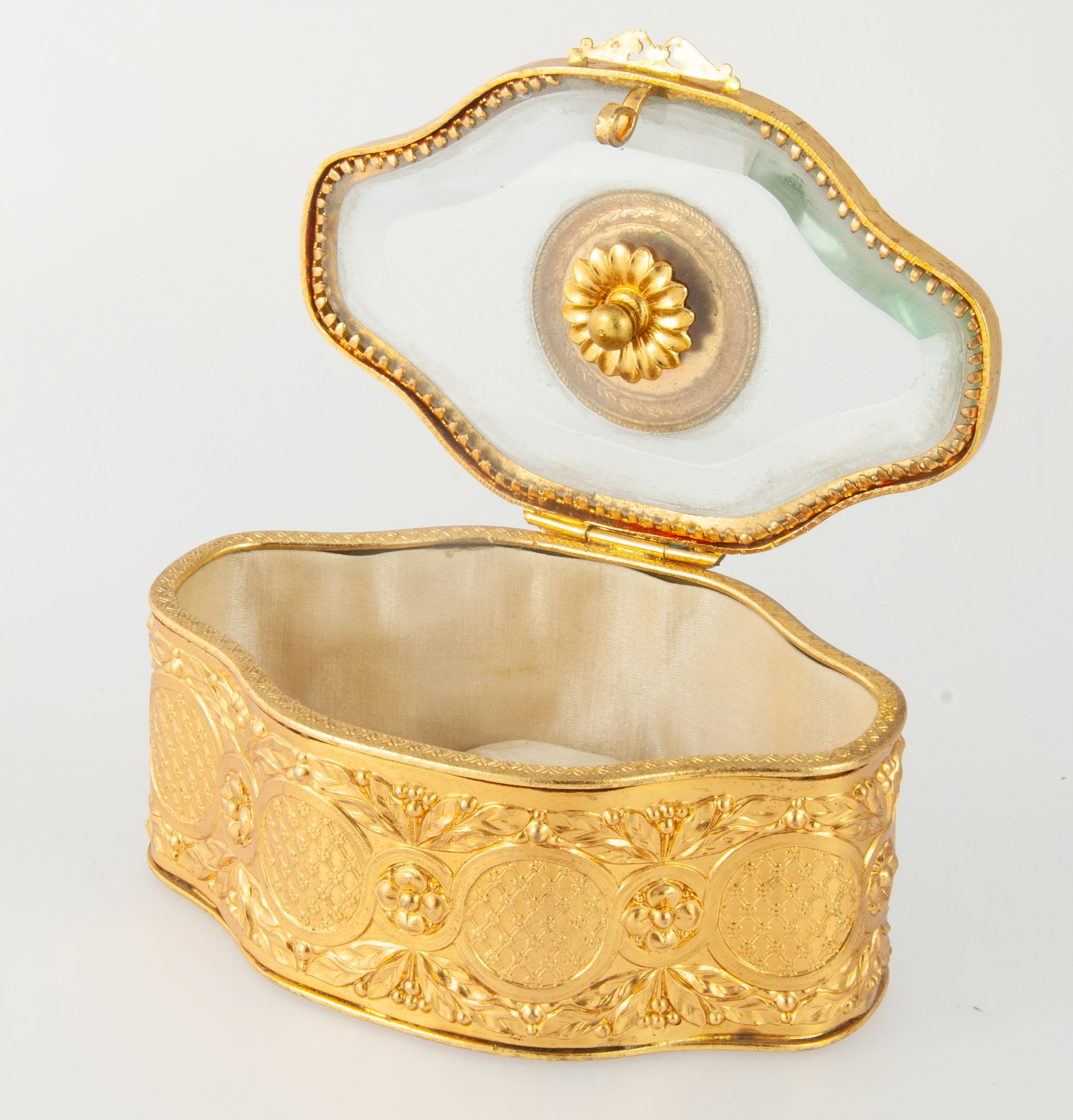 Caja joyero Art Nouveau de metal con cristal biselado y acolchado capitoné