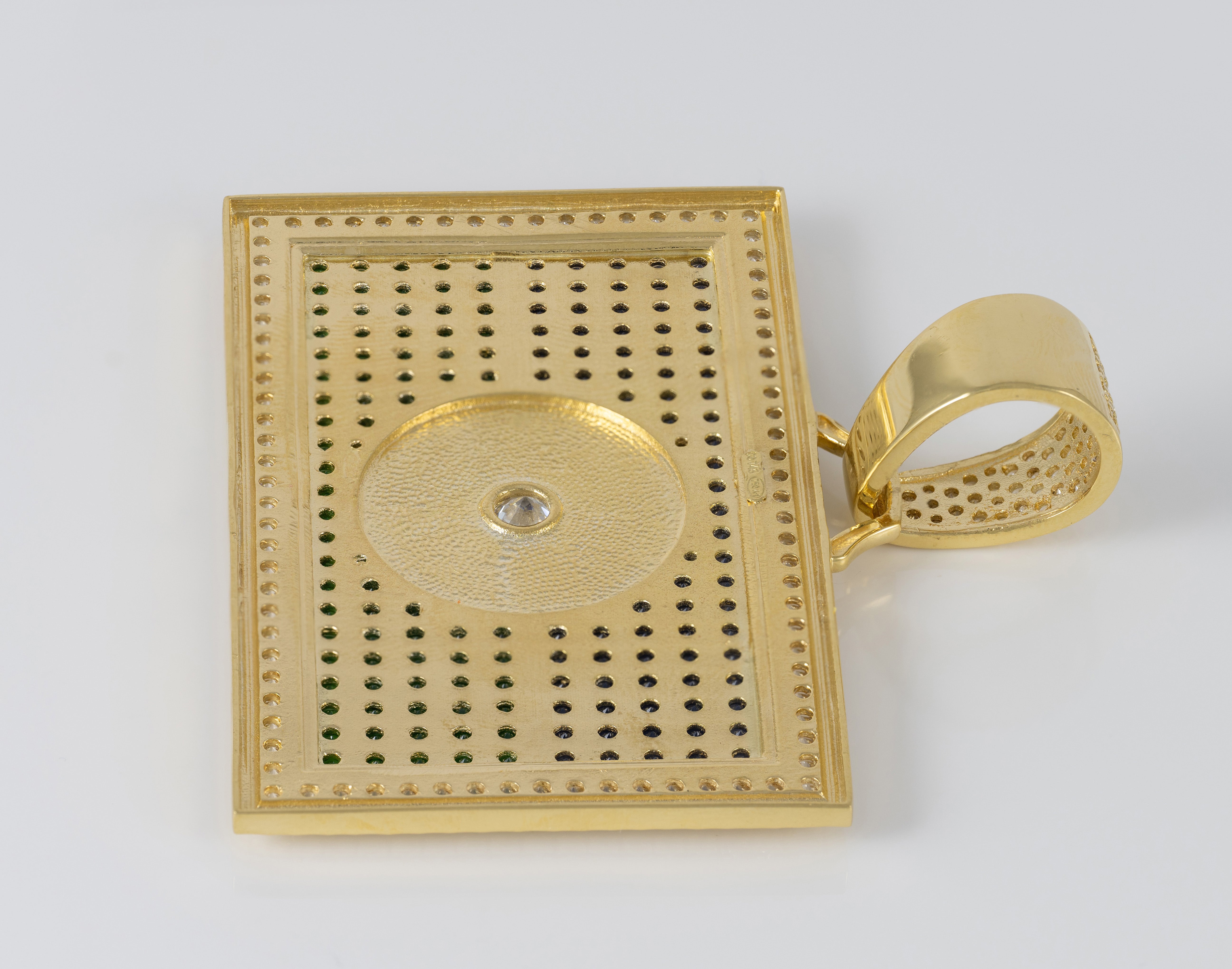 Colgante bandera gitana en oro 18k 750 y circonitas