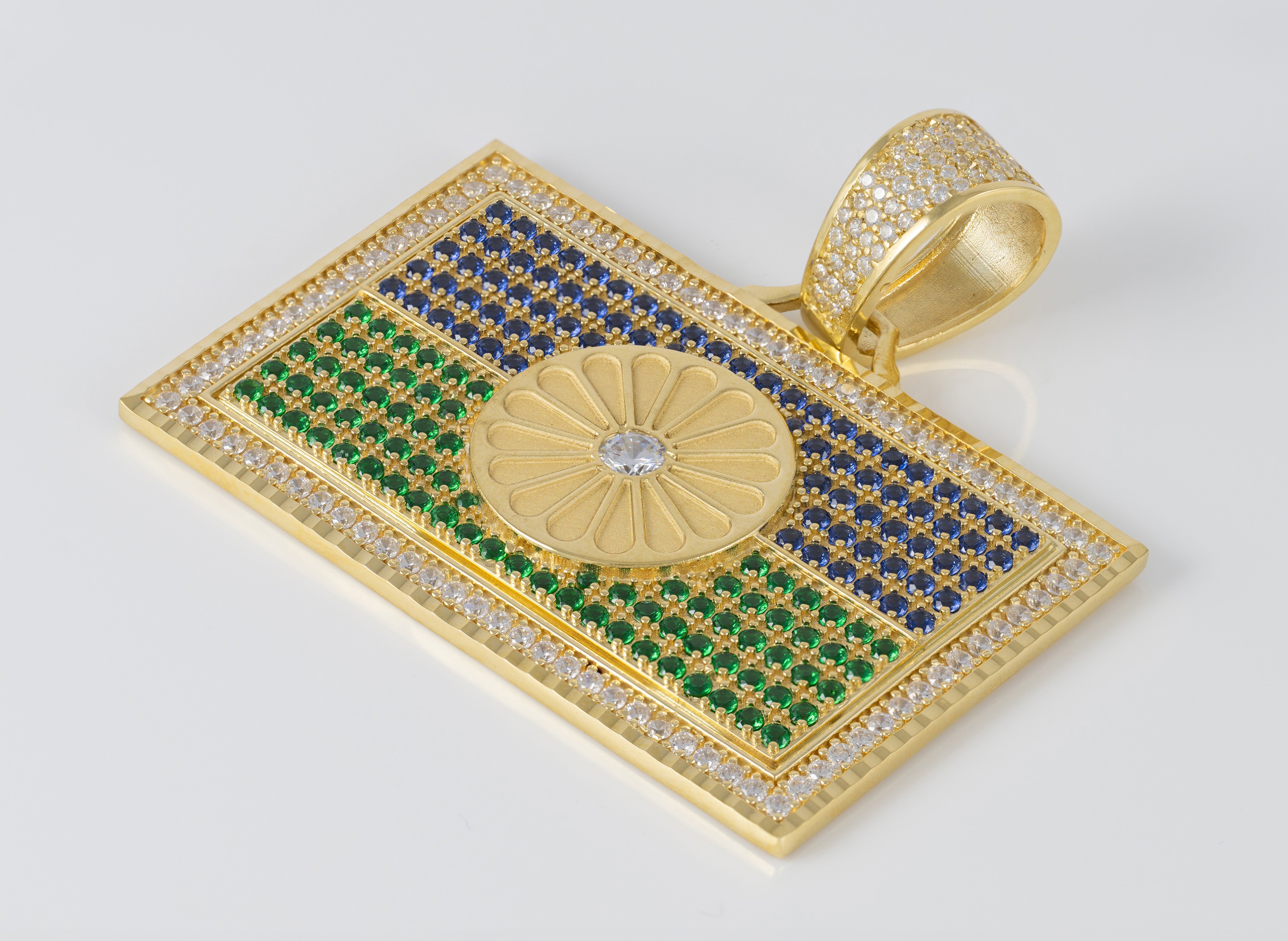 Colgante bandera gitana en oro 18k 750 y circonitas