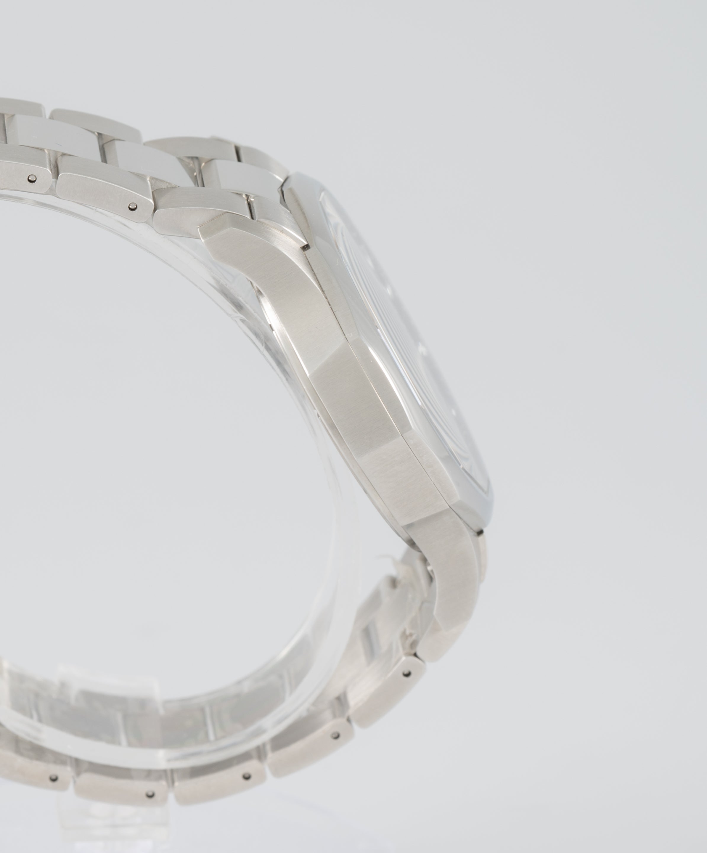 Corum Admiral 42 Automatic Ref: A395/04292 395.110.20 V720 AN60