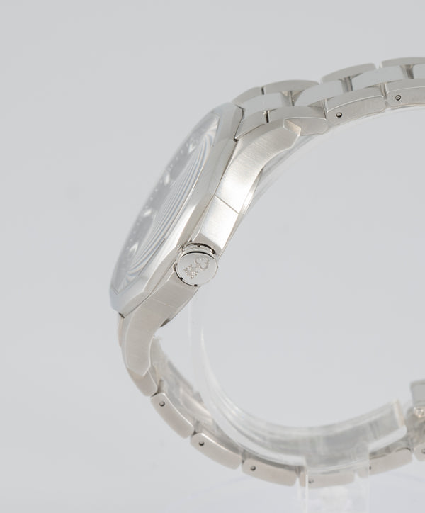 Corum Admiral 42 Automatic Ref: A395/04292 395.110.20 V720 AN60