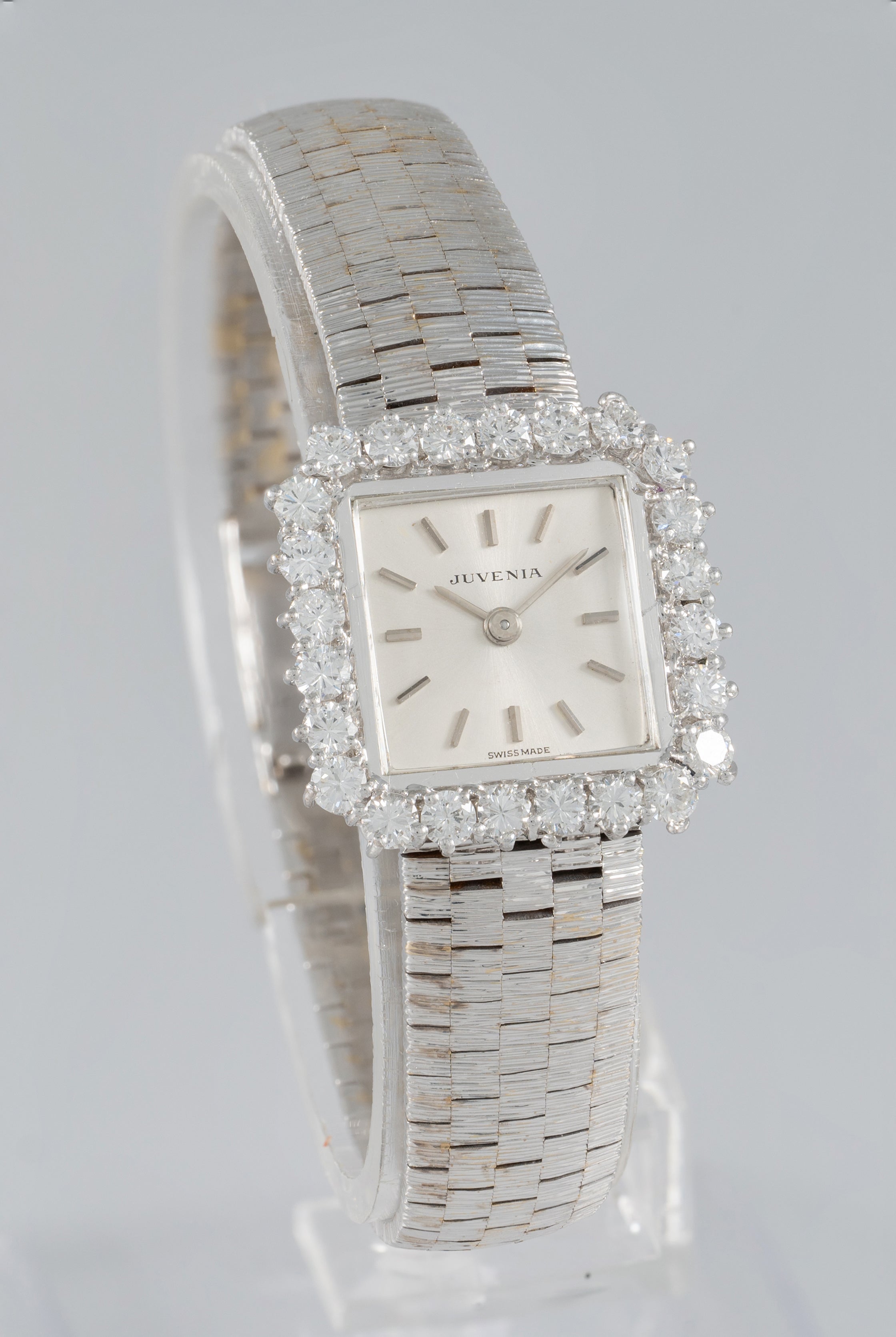 Juvenia White Gold 18k and Diamonds 1.1 ct Square Dial Ref: 13245