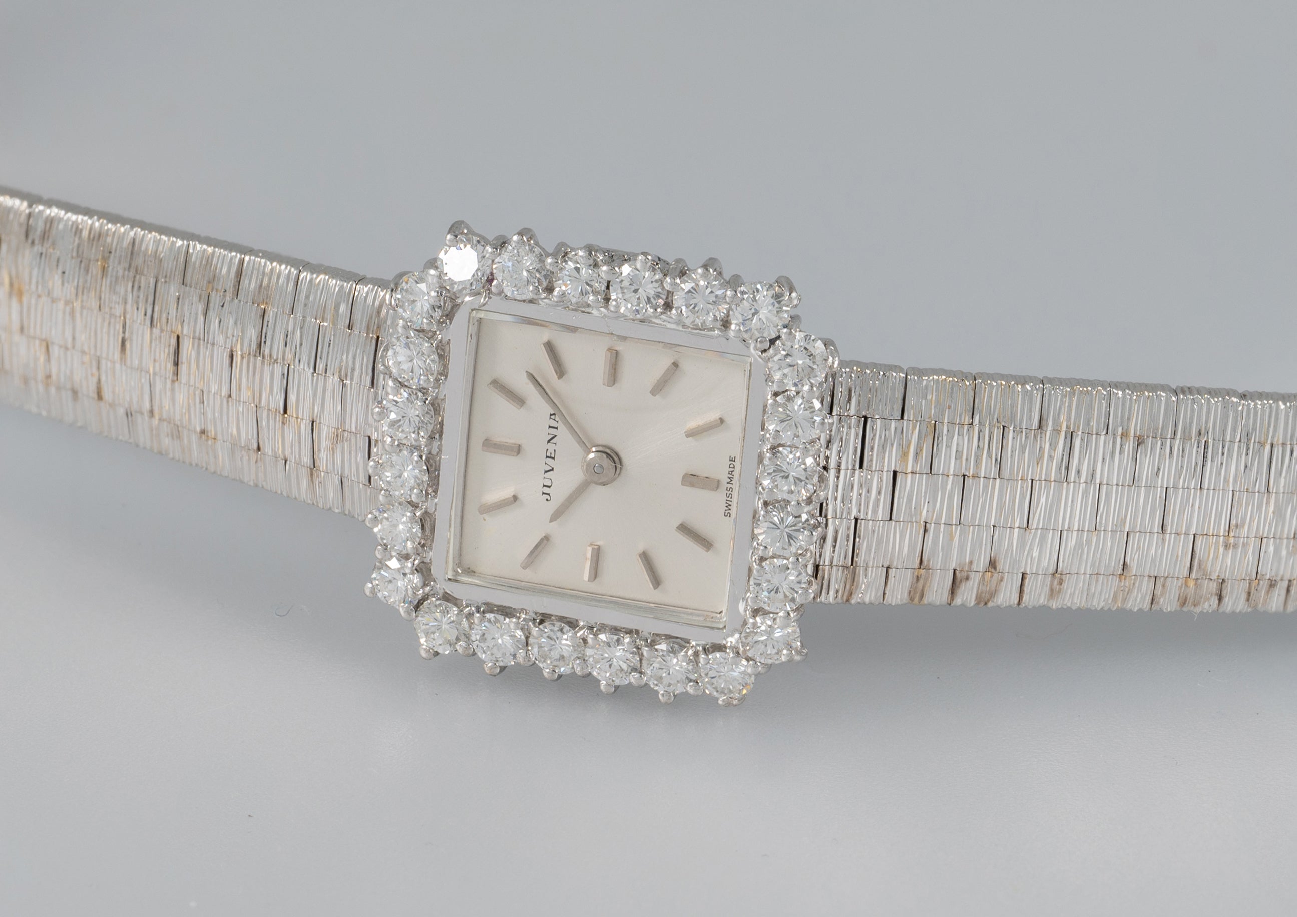 Juvenia White Gold 18k and Diamonds 1.1 ct Square Dial Ref: 13245