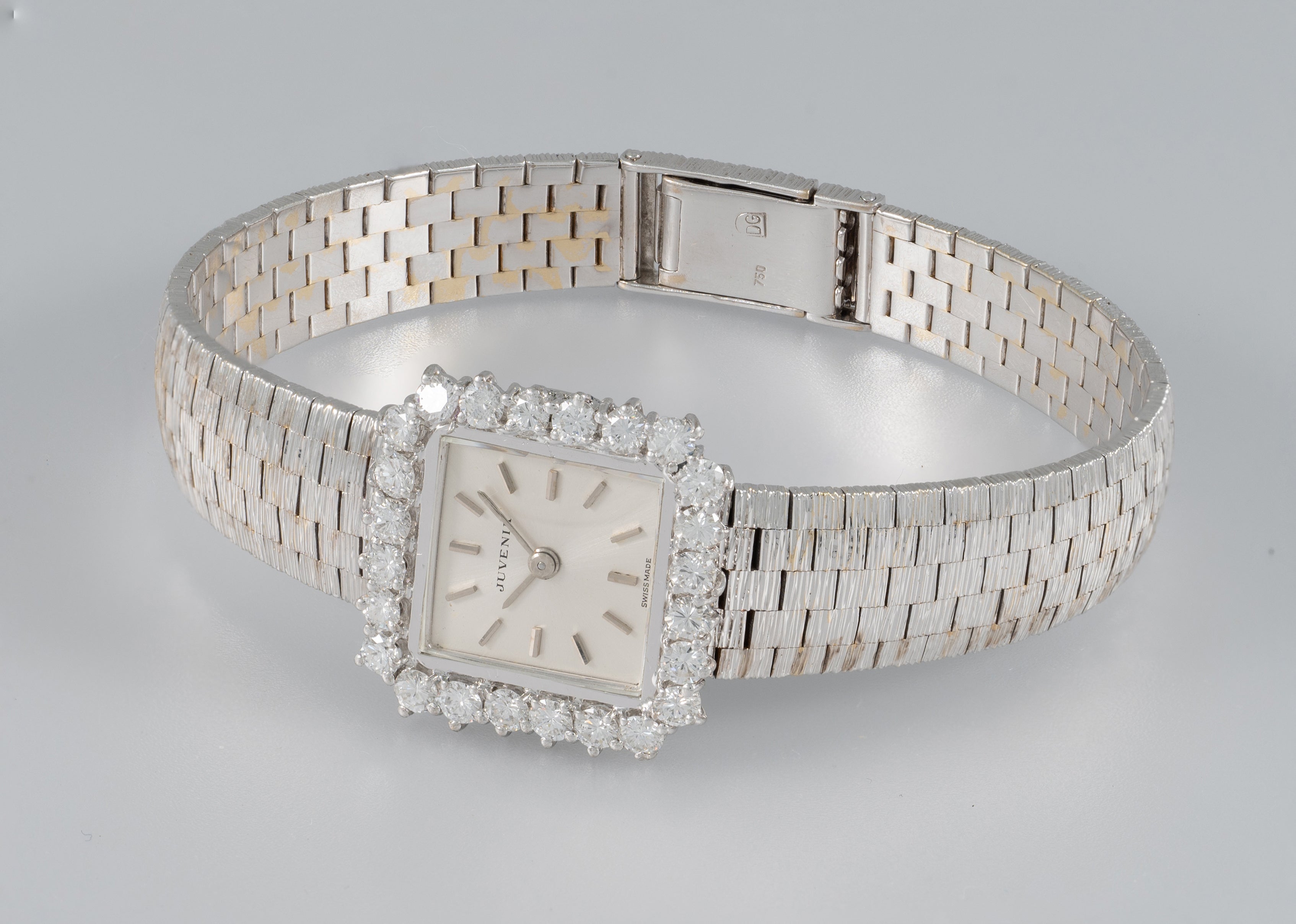 Juvenia White Gold 18k and Diamonds 1.1 ct Square Dial Ref: 13245