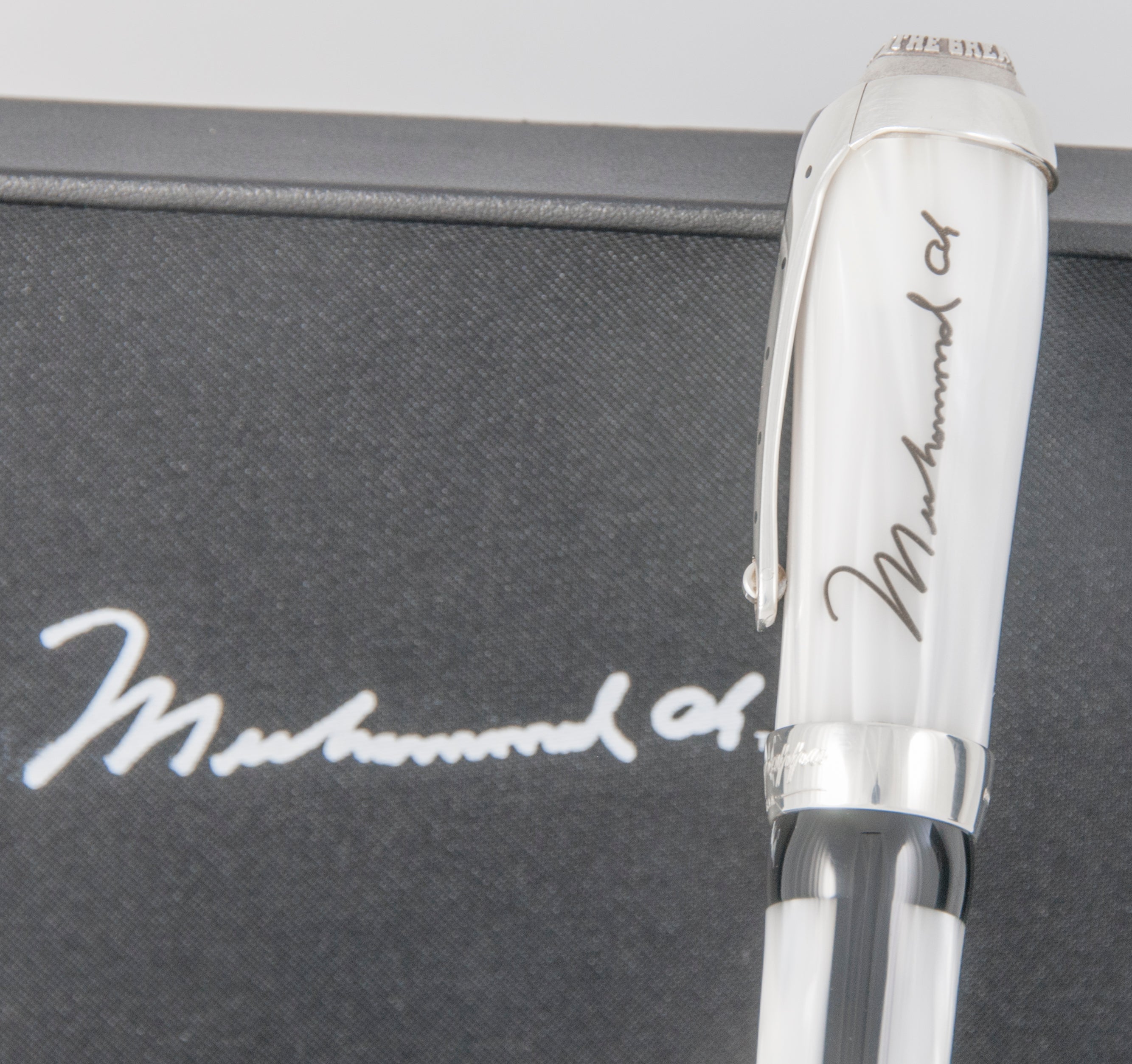 Montegrappa Muhammad Ali Sterling Silver Fountain Pen Limited Edition Nib 18k Gold