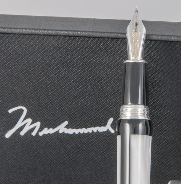 Montegrappa Muhammad Ali Sterling Silver Fountain Pen Limited Edition Nib 18k Gold