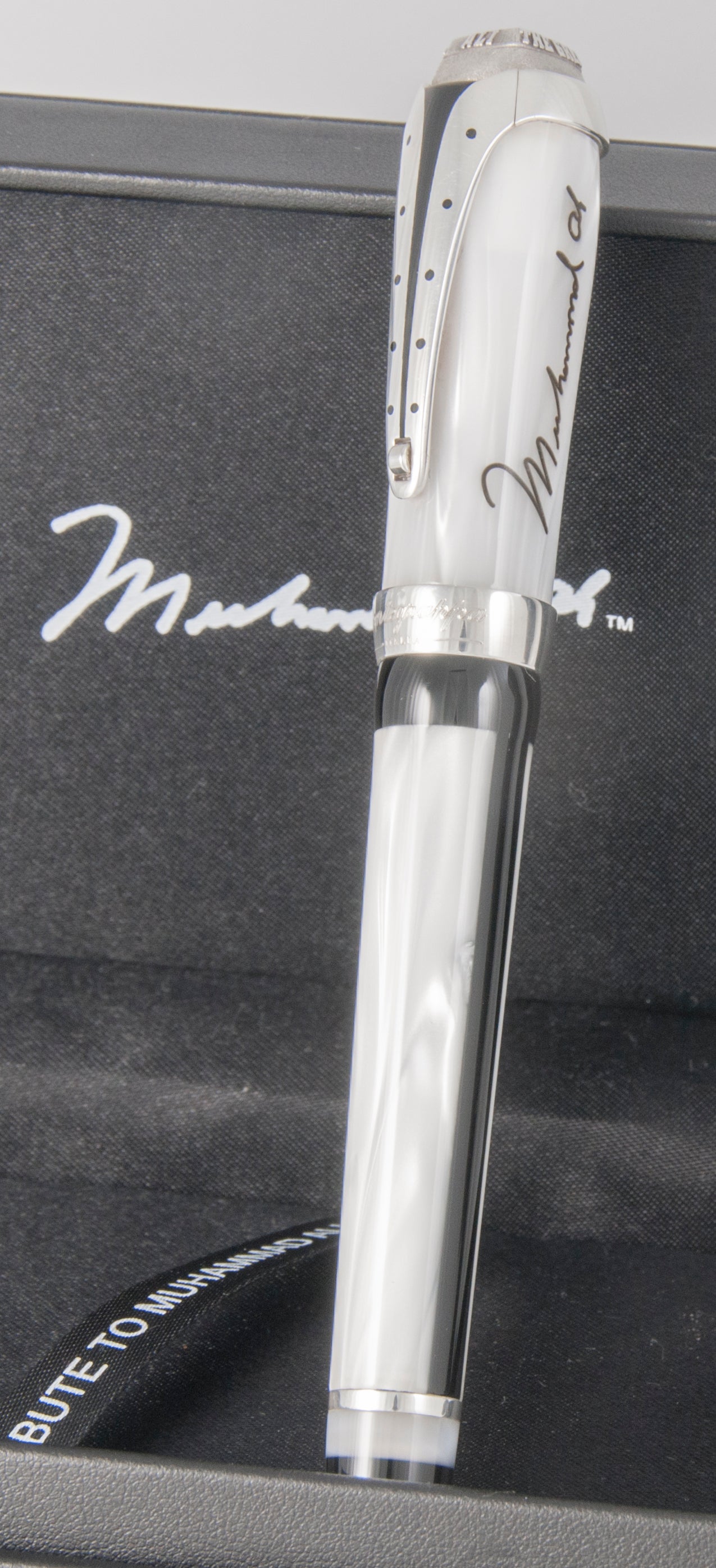 Montegrappa Muhammad Ali Sterling Silver Fountain Pen Limited Edition Nib 18k Gold