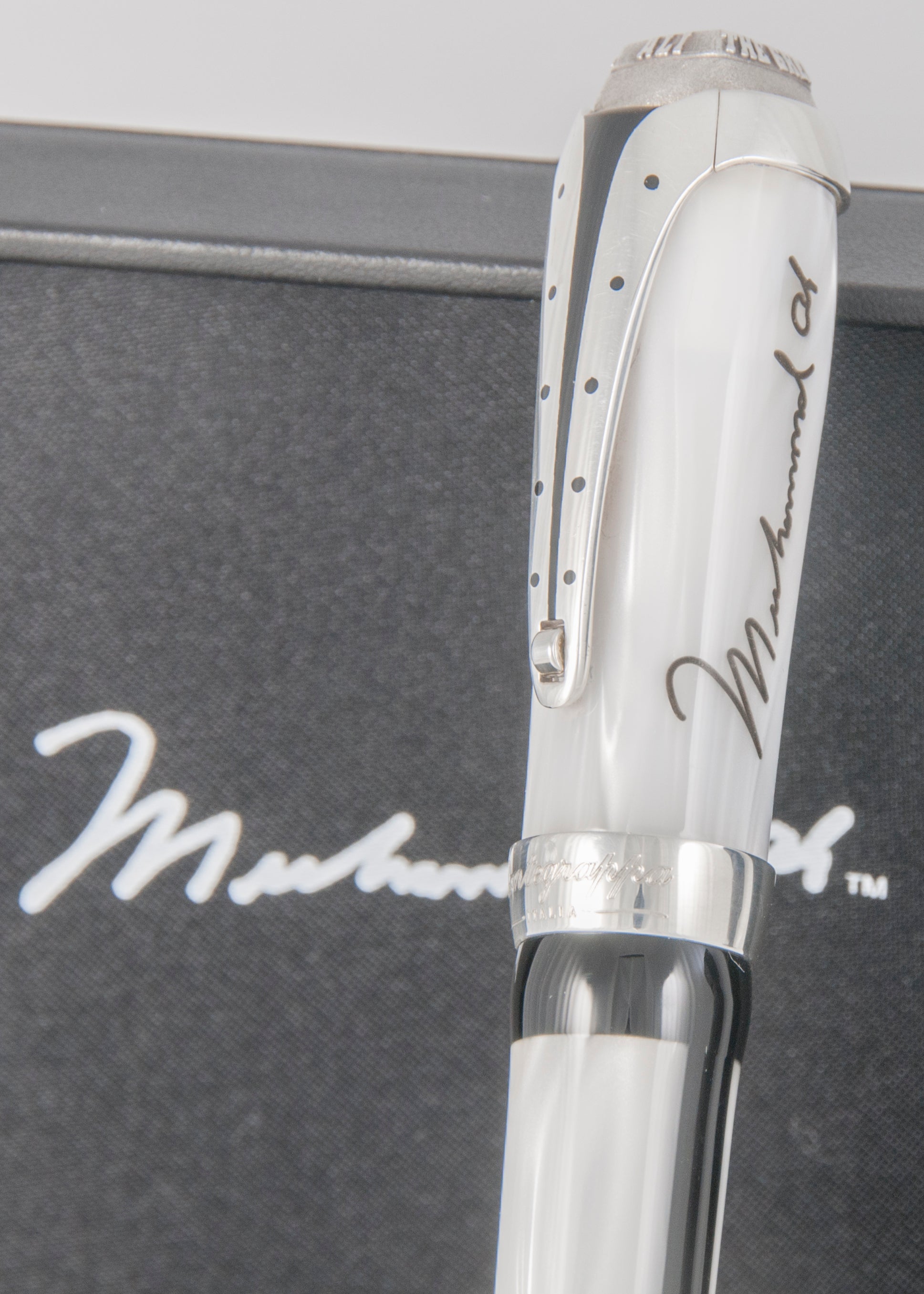 Montegrappa Muhammad Ali Sterling Silver Fountain Pen Limited Edition Nib 18k Gold
