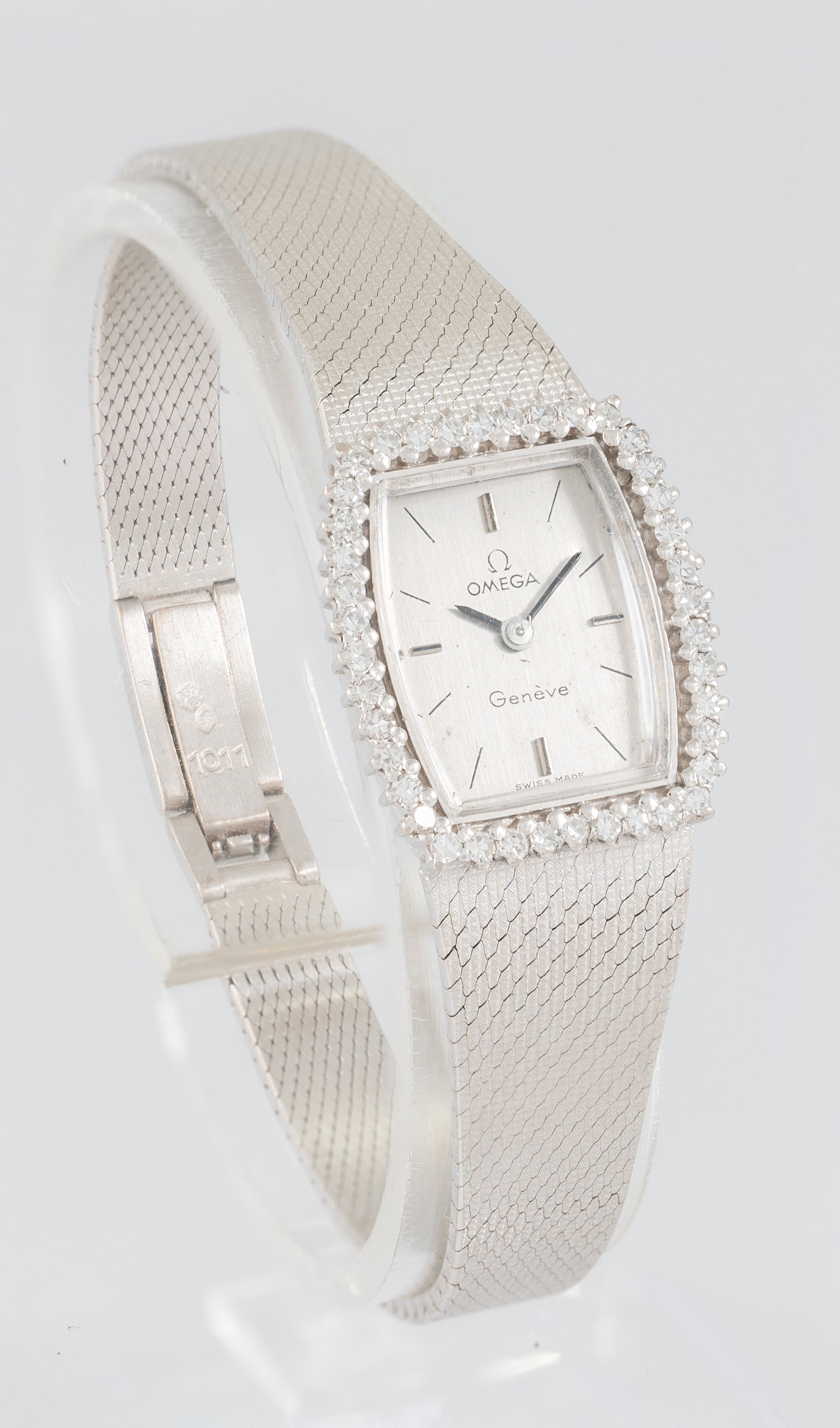 Omega Geneve White Gold 18k and Diamonds 0.4 ct Square Dial