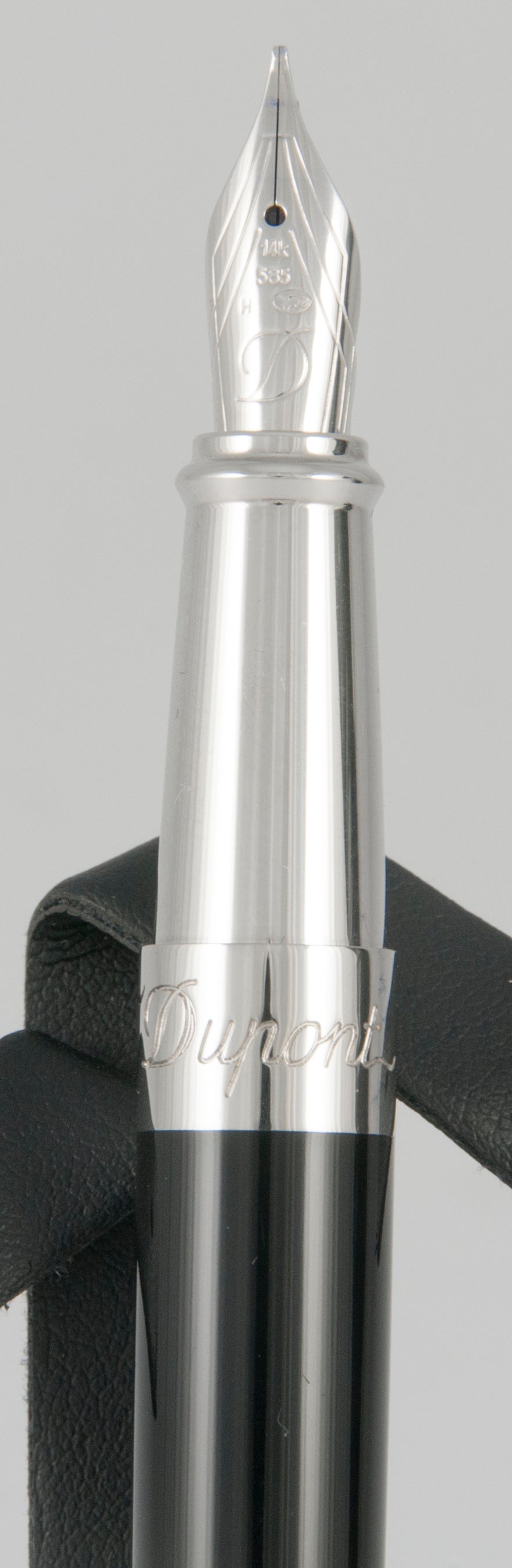 S.T. Dupont Elysee Line D Fountain Pen Nib 14k 585