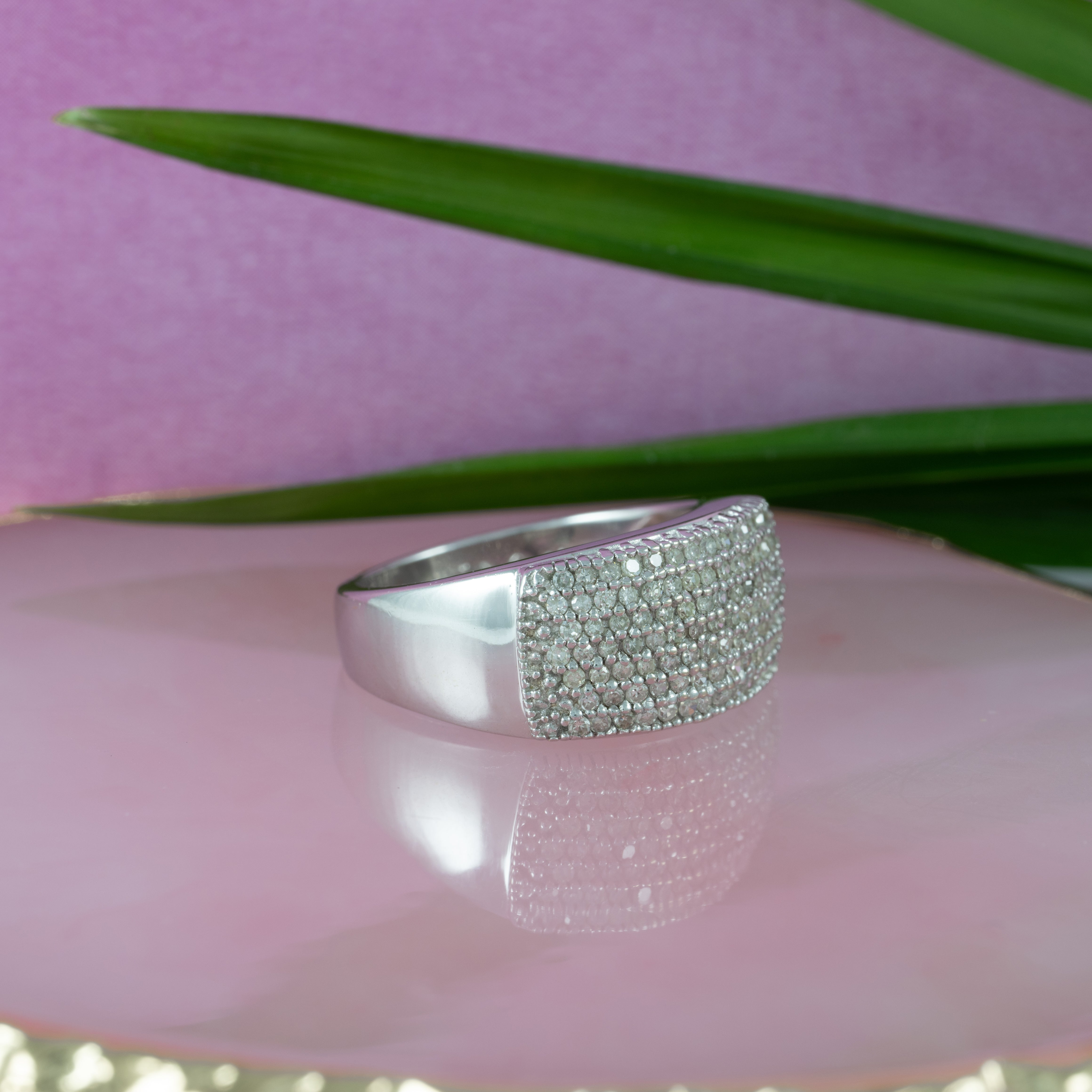 Anillo en oro blanco 18k con brillantes