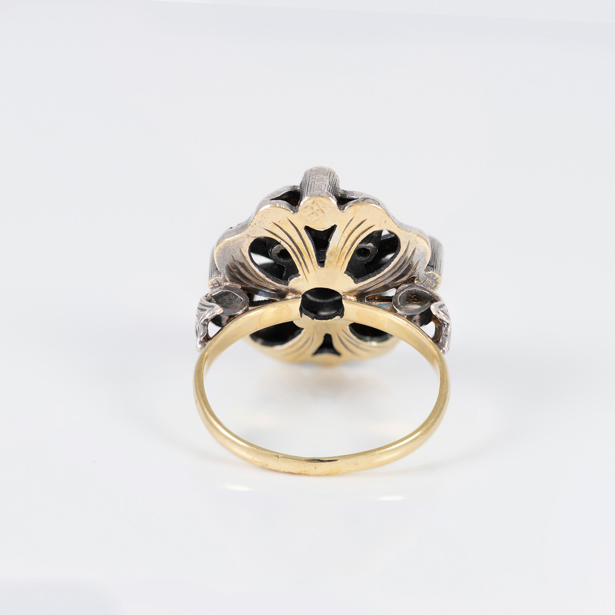 Anillo antiguo en oro 18k y plata