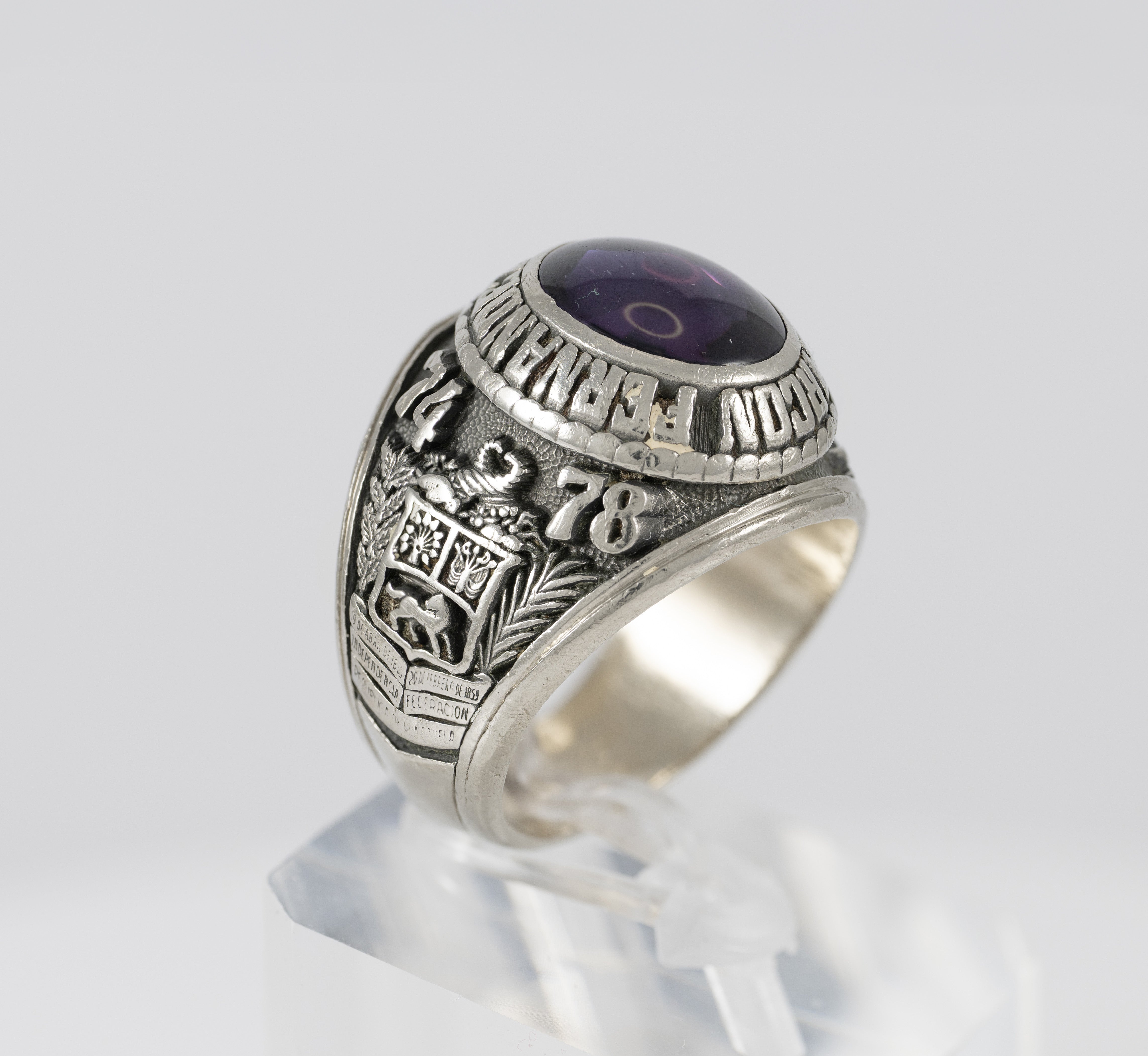 Anillo Josten's de graduación Universidad Química Industrial Venezuela 1974-1978