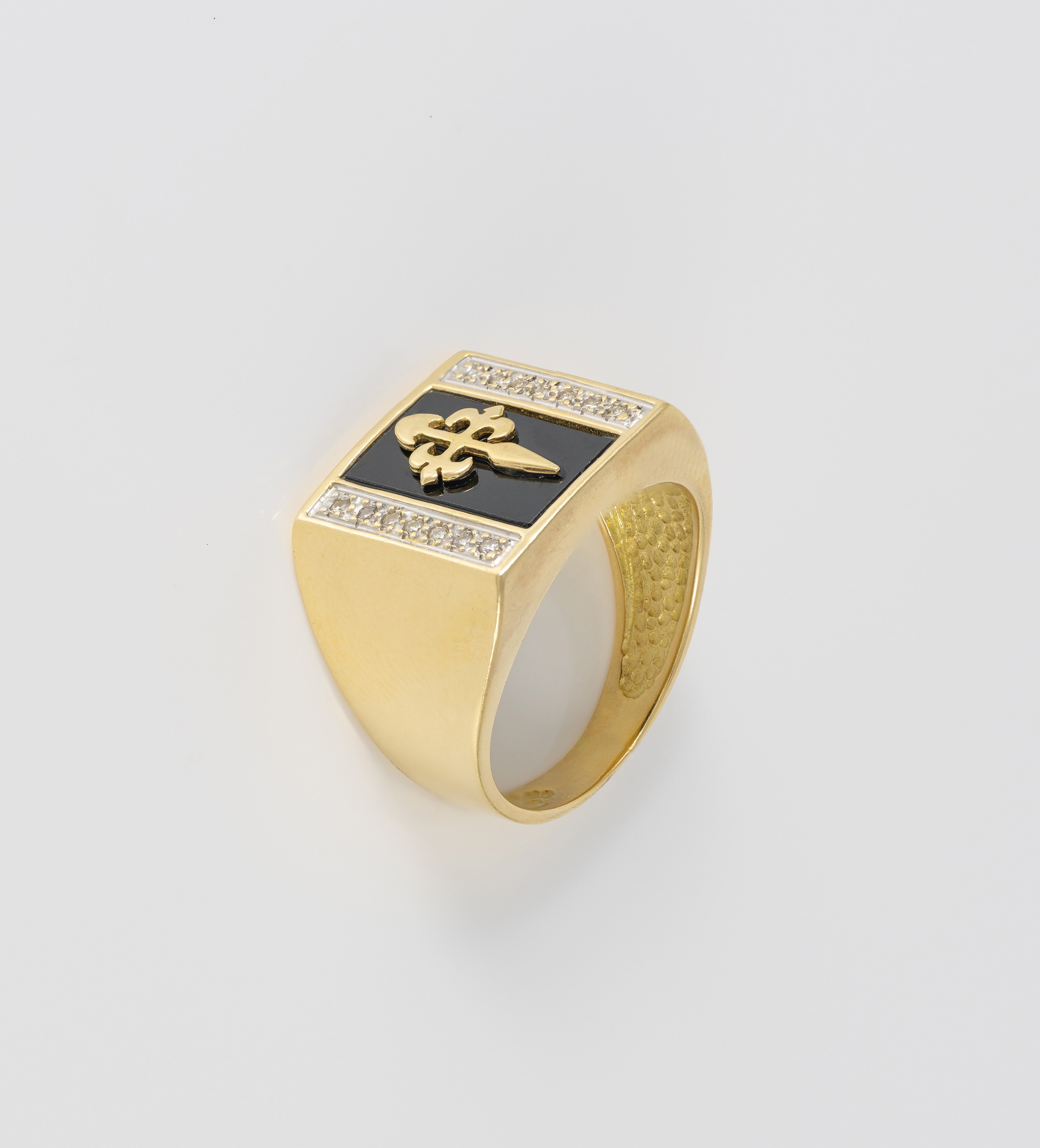 Anillo insignia Cruz de Santiago en oro amarillo 18k y brillantes