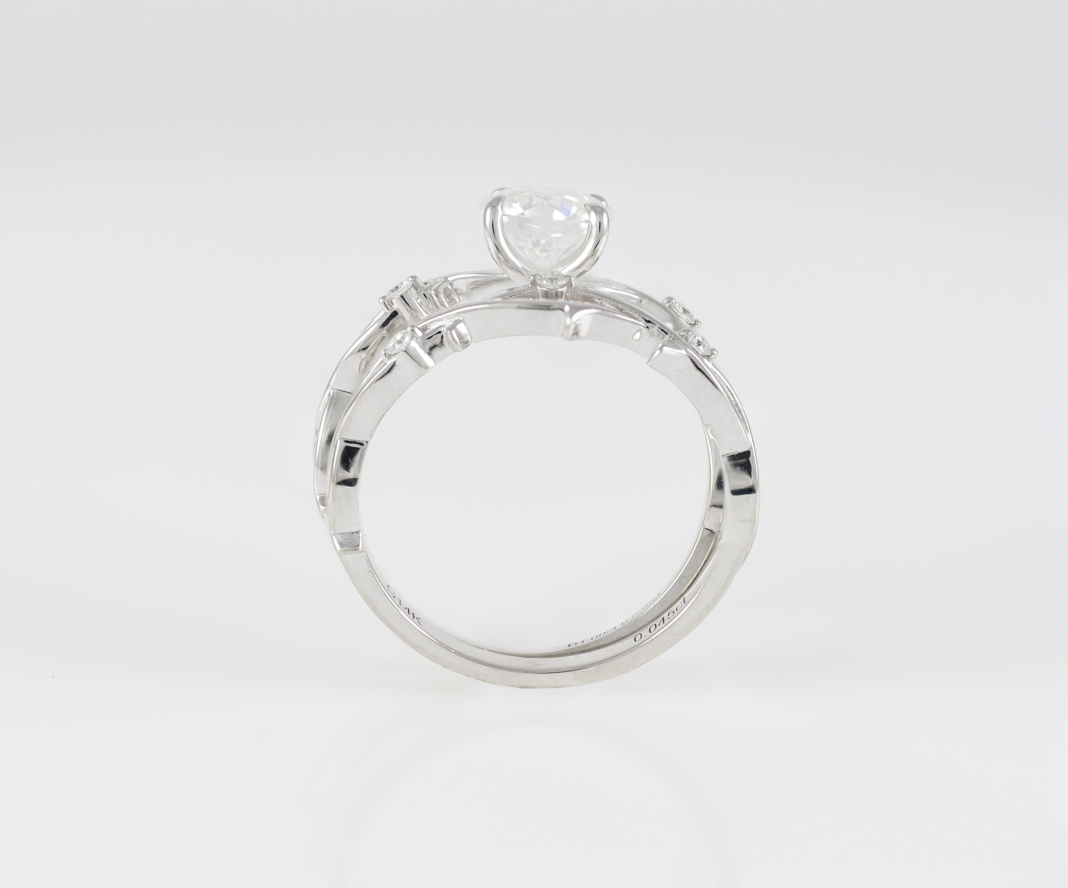 Conjunto de anillo de compromiso y alianza de boda en oro blanco 14k con moissanita 1 ct