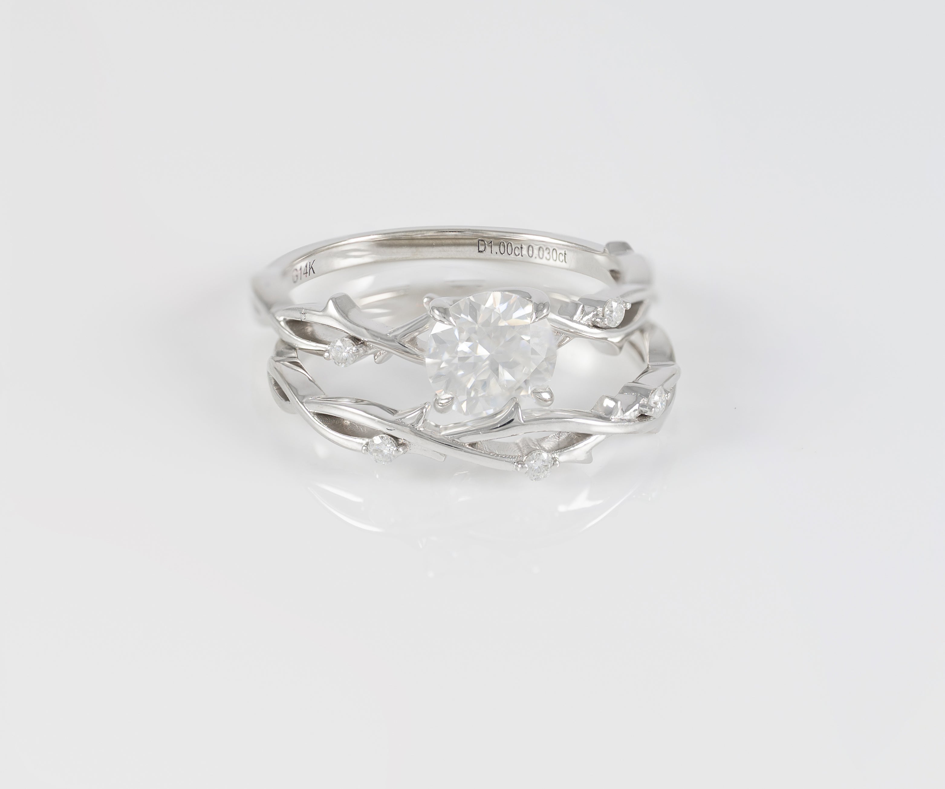 Conjunto de anillo de compromiso y alianza de boda en oro blanco 14k con moissanita 1 ct