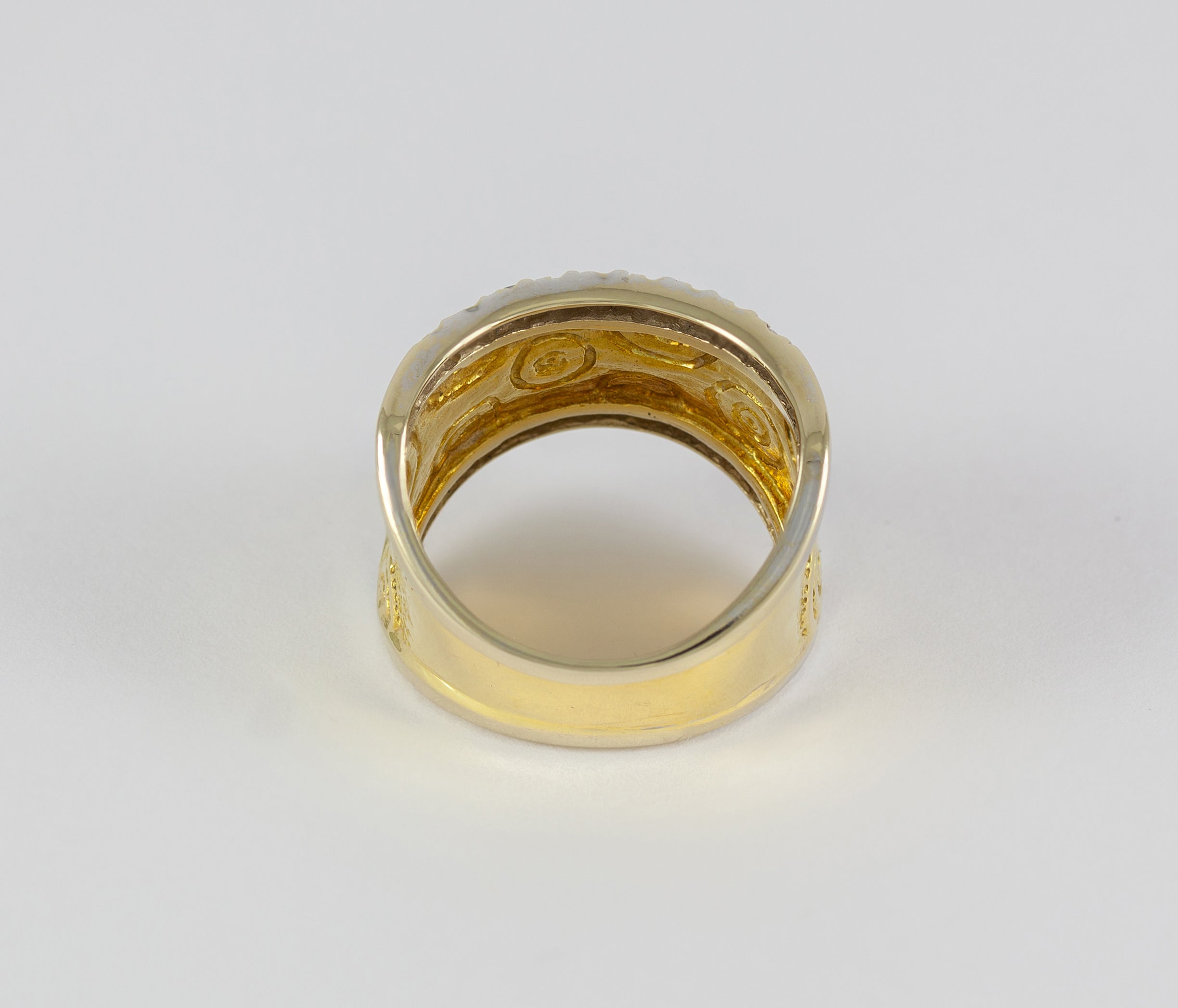 Anillo en oro amarillo y blanco 18k con brillantes