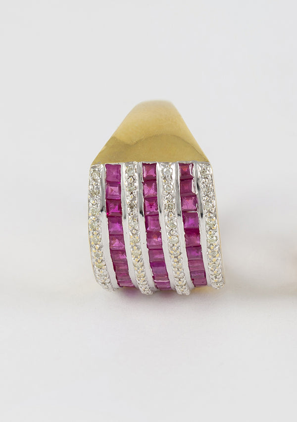 Anillo en oro amarillo 18k con diamantes y rubíes