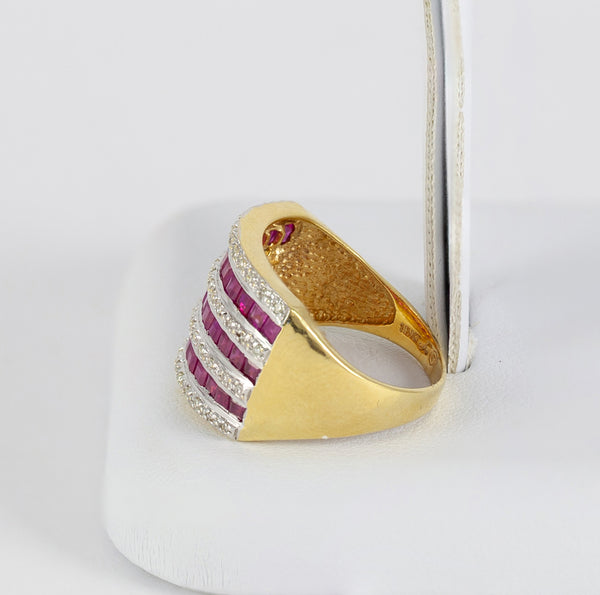 Anillo en oro amarillo 18k con diamantes y rubíes