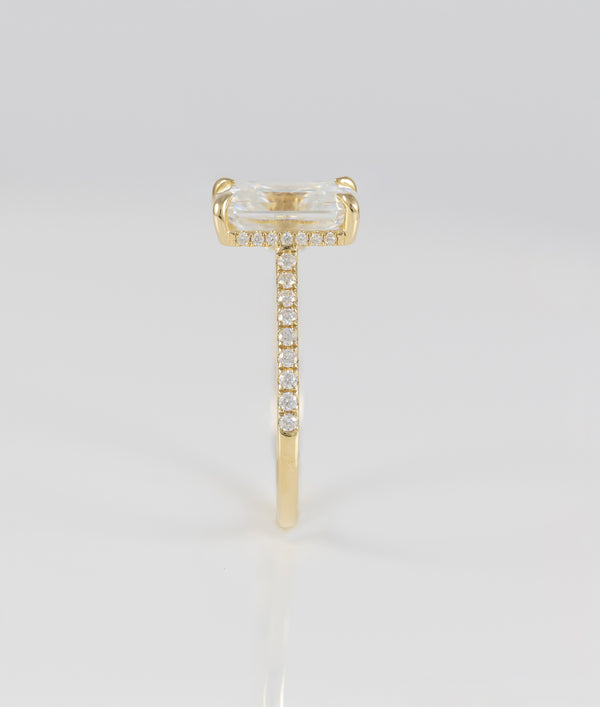 Anillo de compromiso halo oculto oro amarillo 14k con moissanita 3 ct