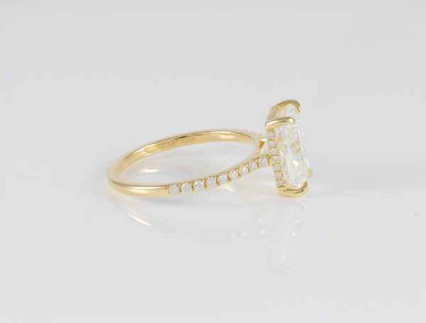 Anillo de compromiso halo oculto oro amarillo 14k con moissanita 3 ct