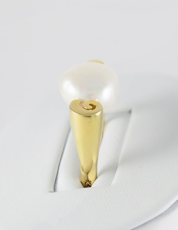 Anillo en oro amarillo 18k y perla
