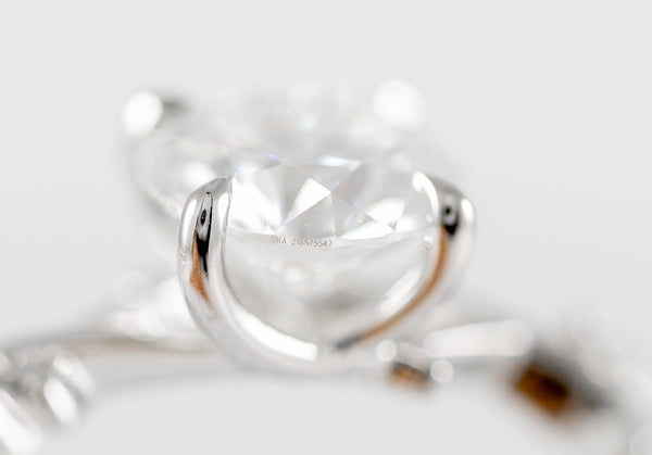 Conjunto de anillo de compromiso y alianza de boda en oro blanco 14k con moissanita 1 ct