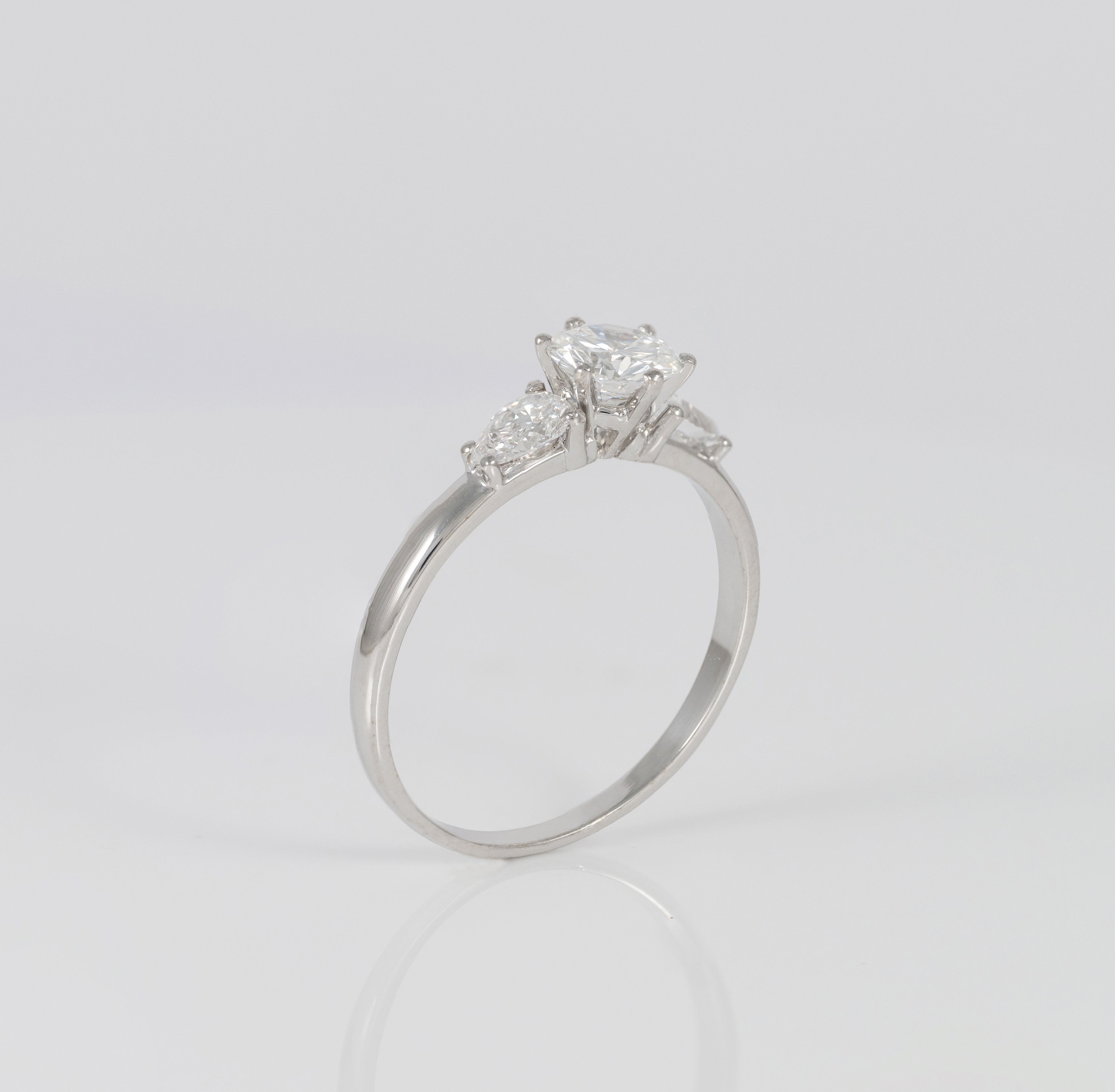 Anillo en oro blanco 18k con diamantes 1.77 ct