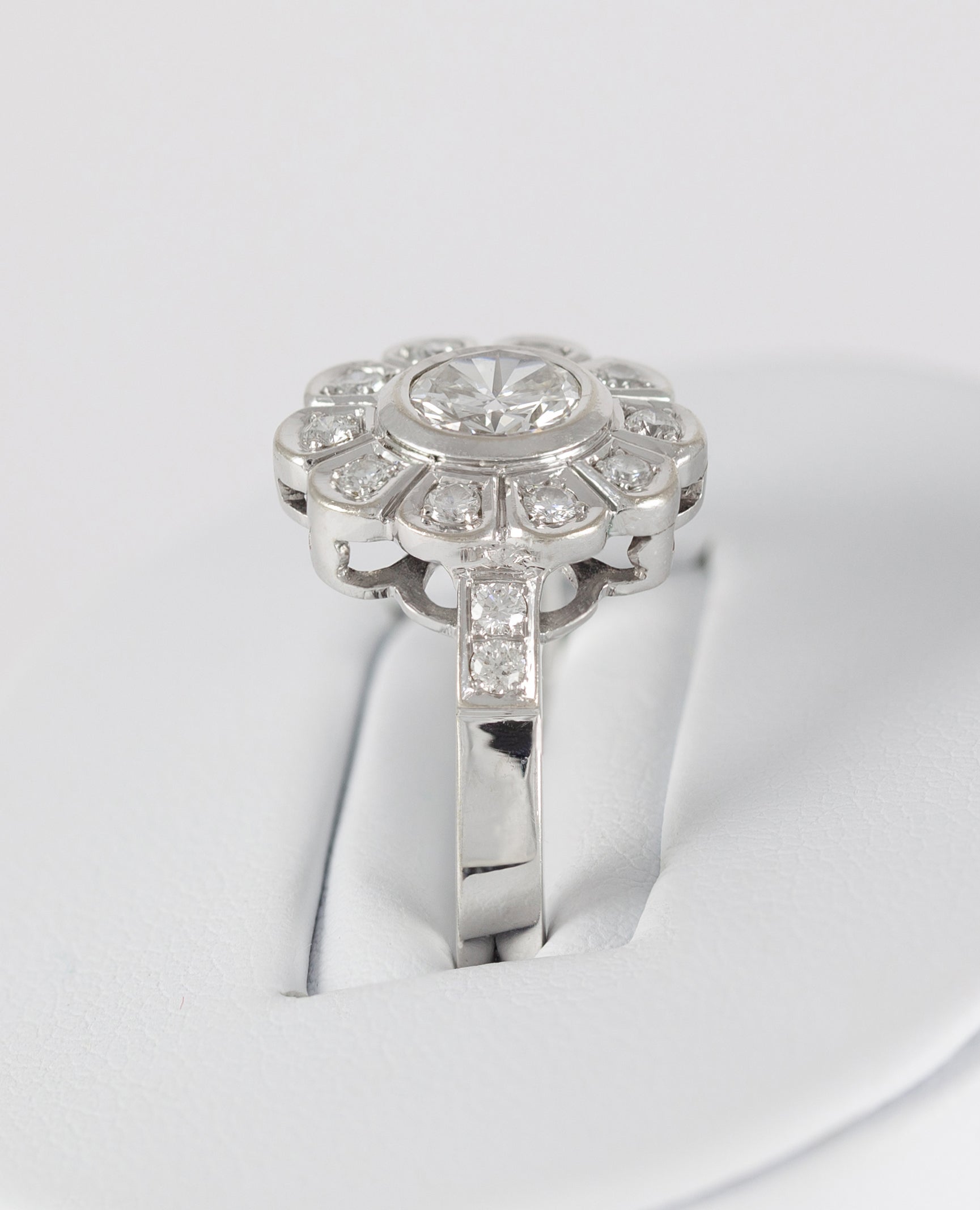 Anillo en oro blanco 18k con brillantes 1.20 ct