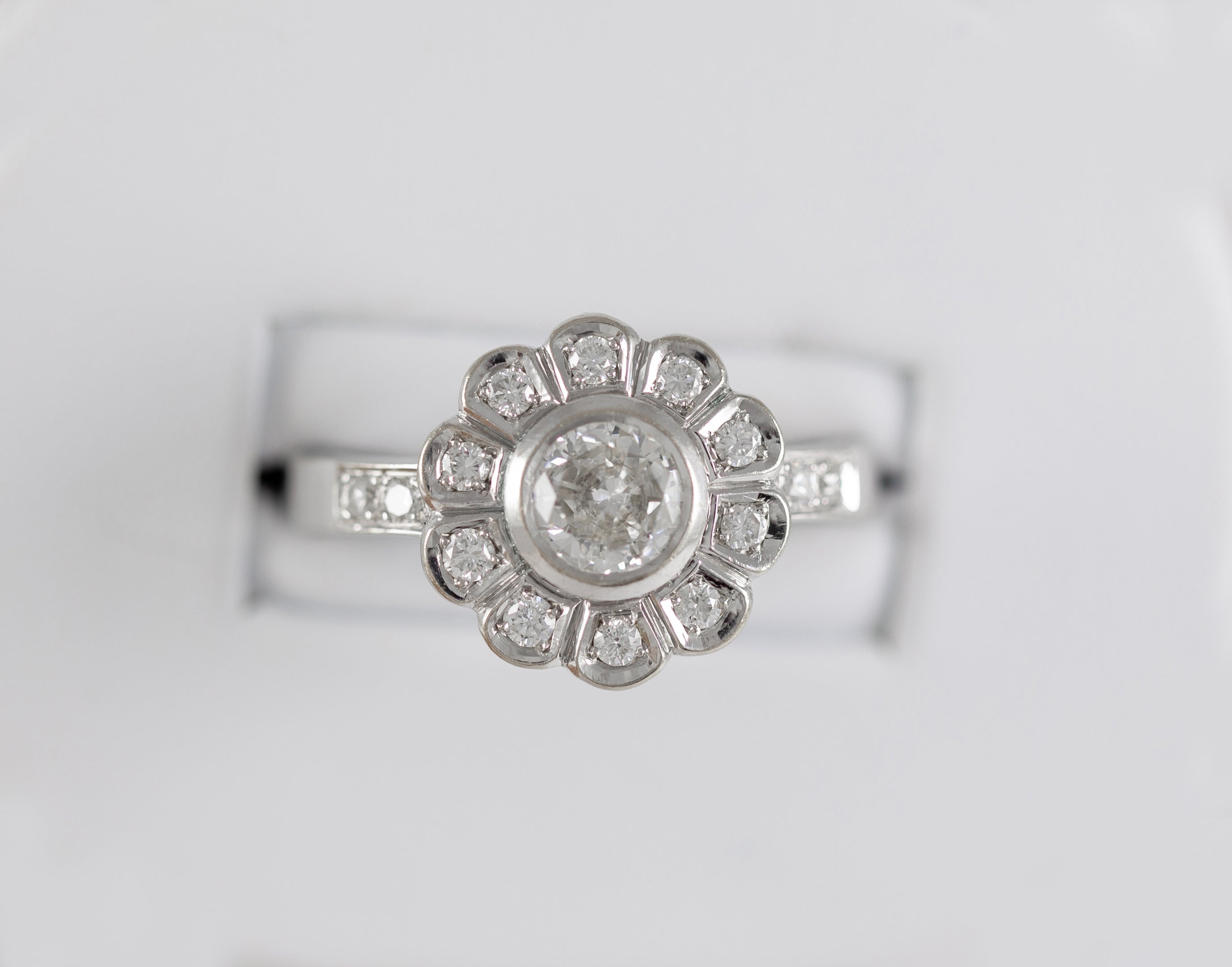 Anillo en oro blanco 18k con brillantes 1.20 ct