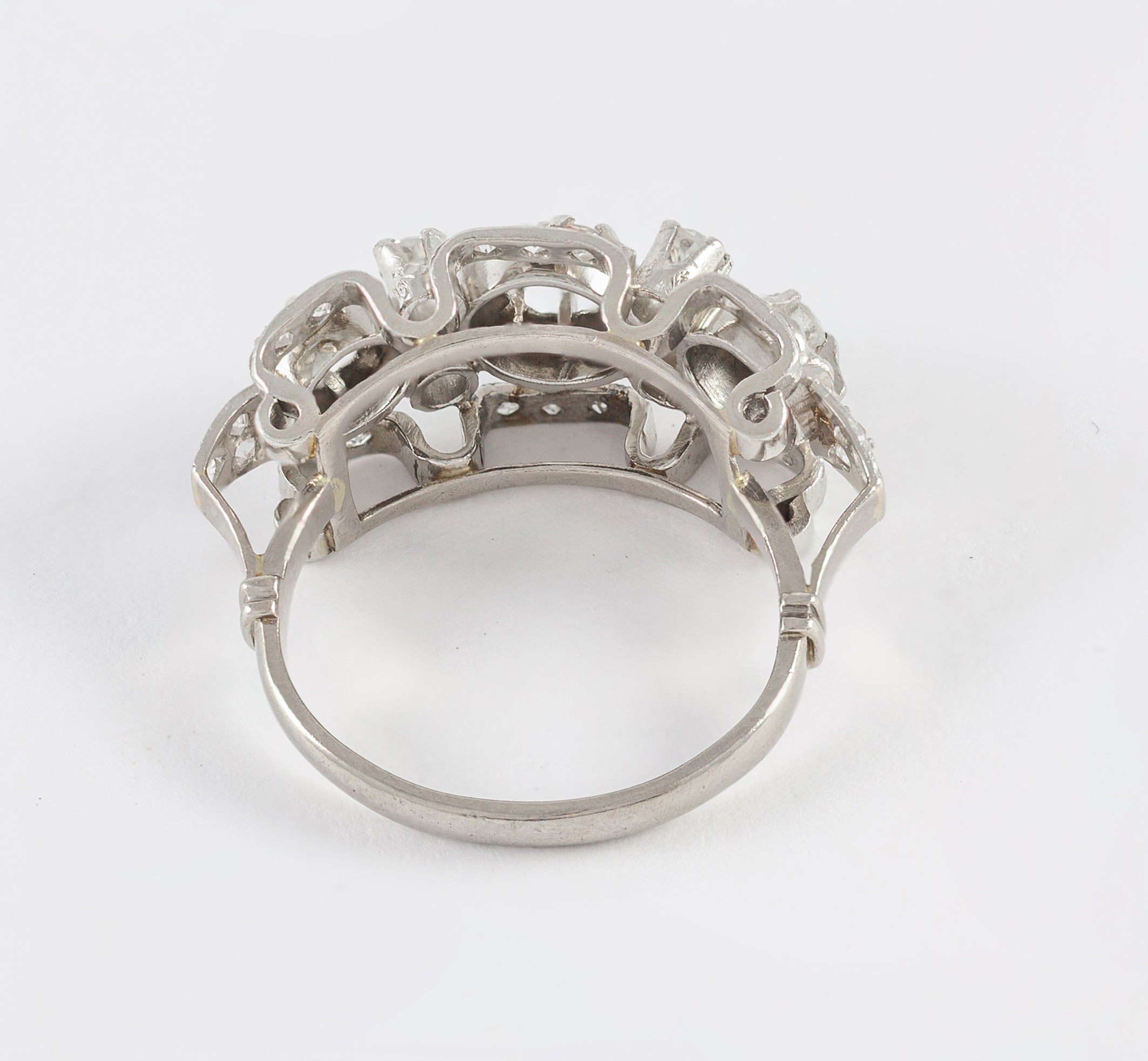 Anillo en oro blanco 18k y brillantes