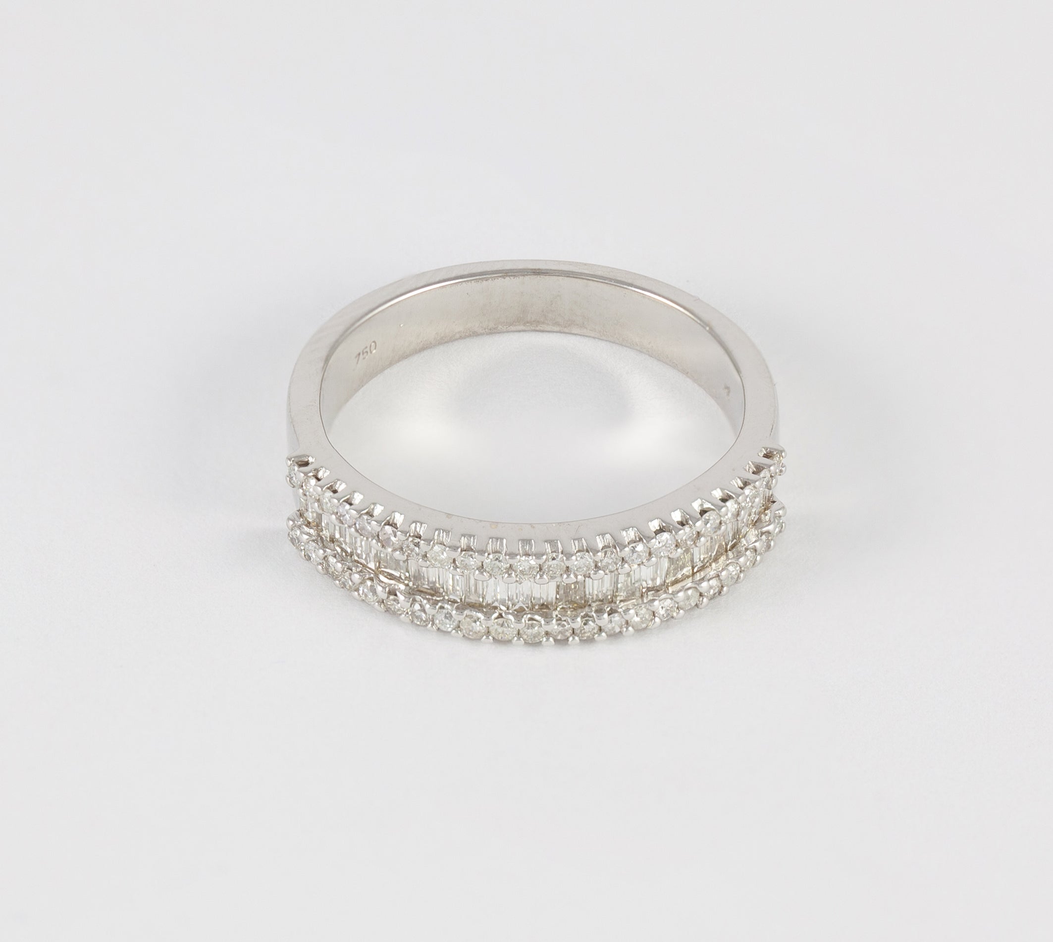 Anillo en oro blanco 18k con brillantes 1 ct