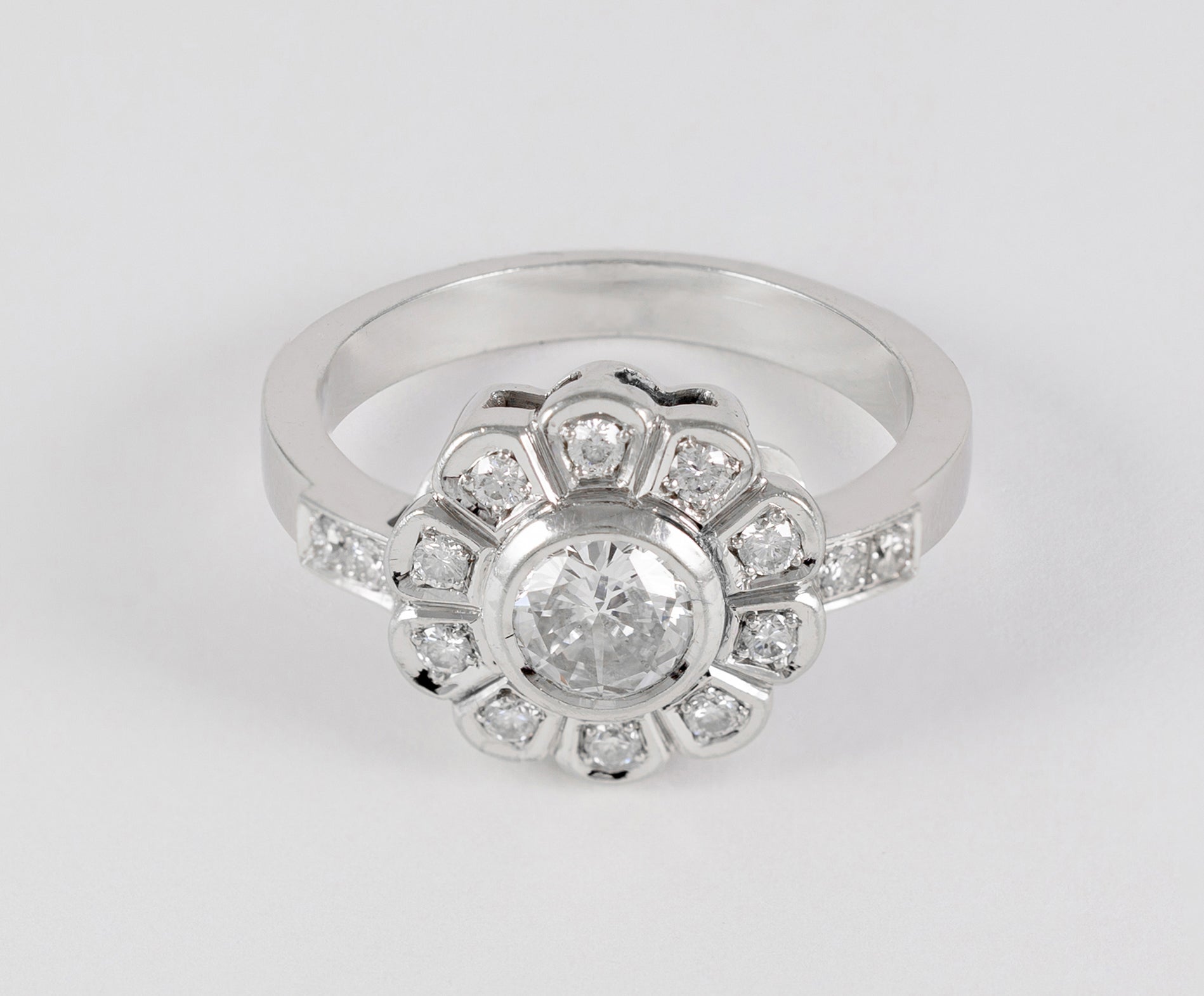 Anillo en oro blanco 18k con brillantes 1.20 ct