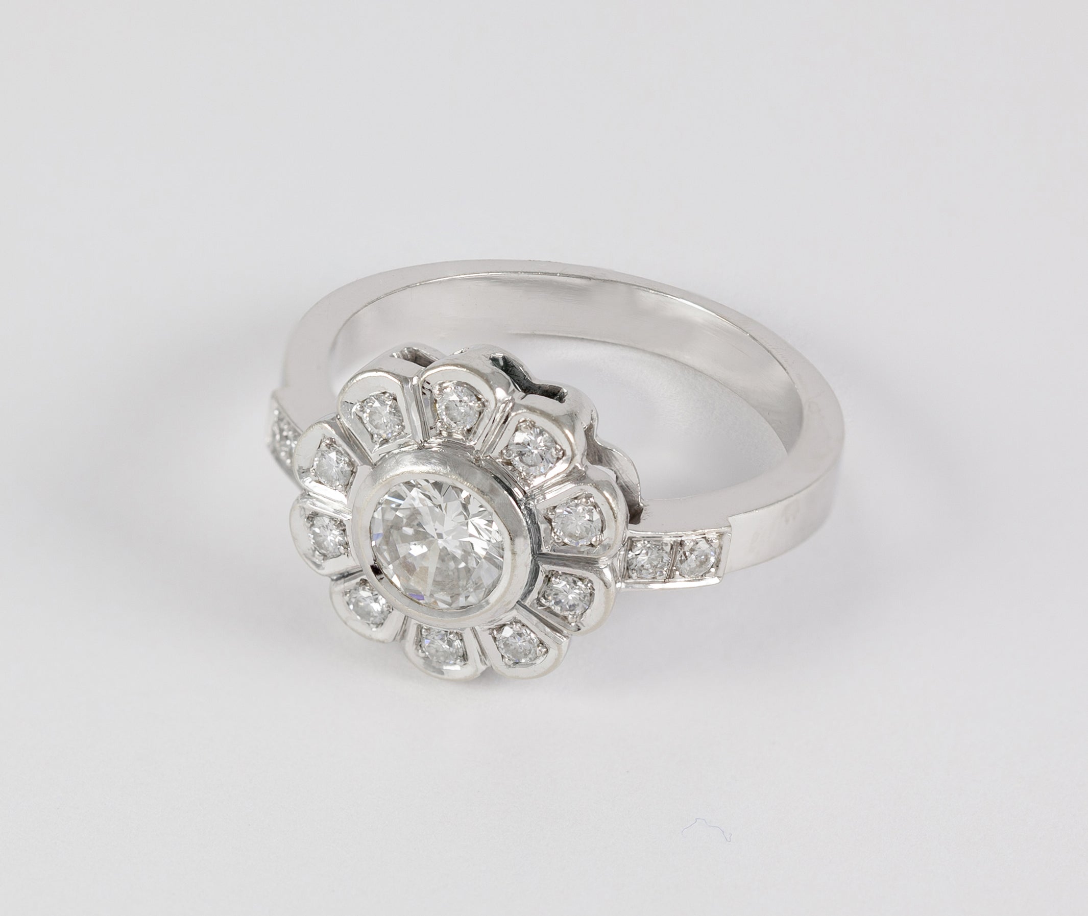 Anillo en oro blanco 18k con brillantes 1.20 ct