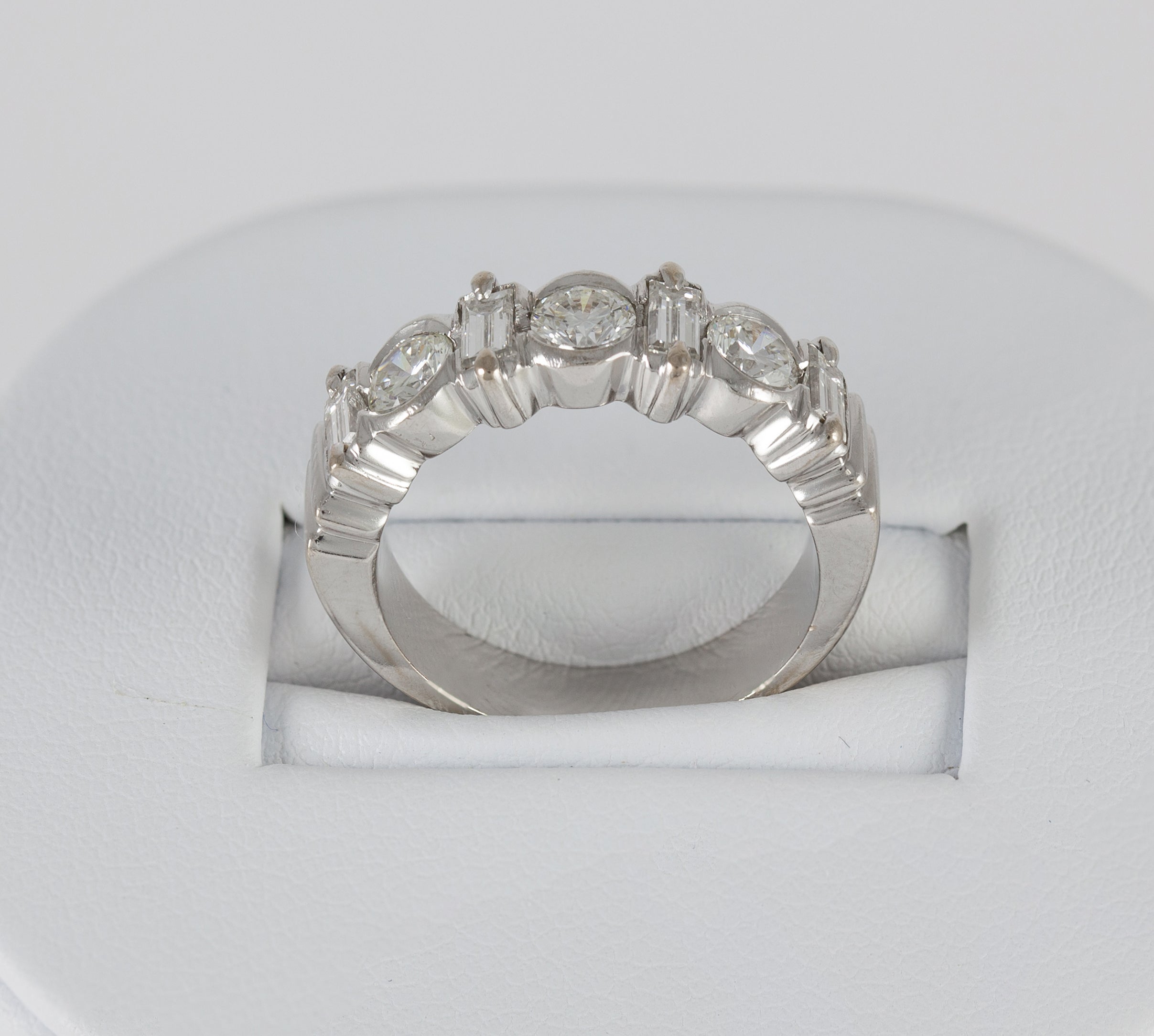 Anillo en oro blanco 18k y brillantes 1.05 ct