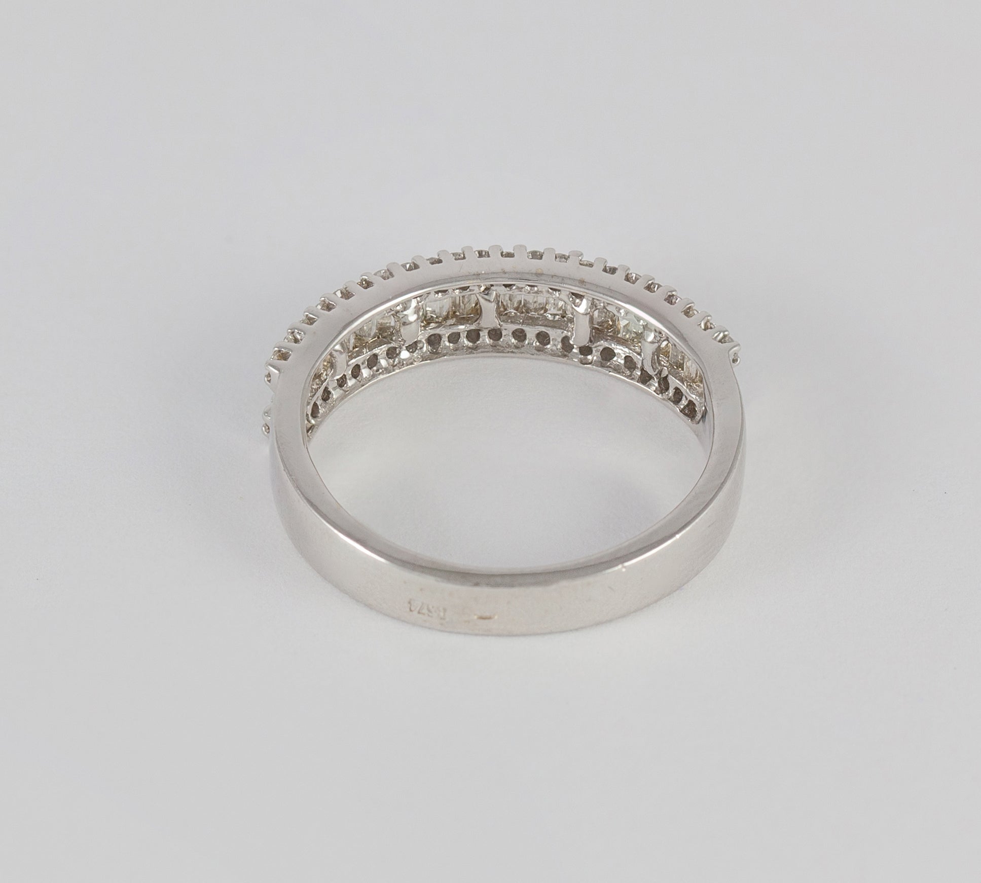 Anillo en oro blanco 18k con brillantes 1 ct