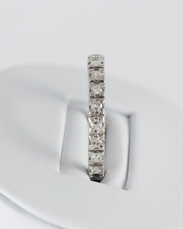 Anillo antiguo en oro blanco 18k con brillantes