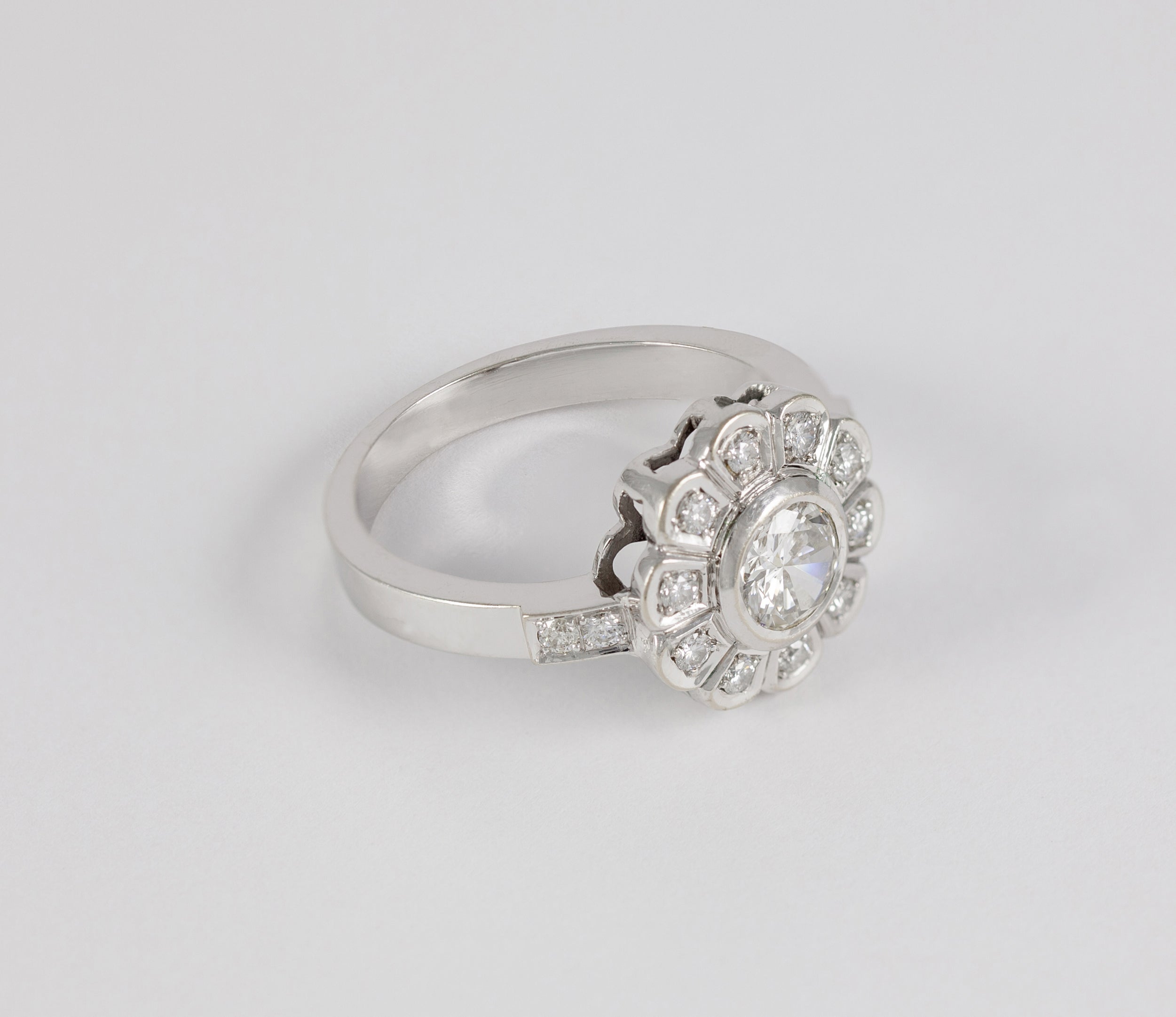 Anillo en oro blanco 18k con brillantes 1.20 ct