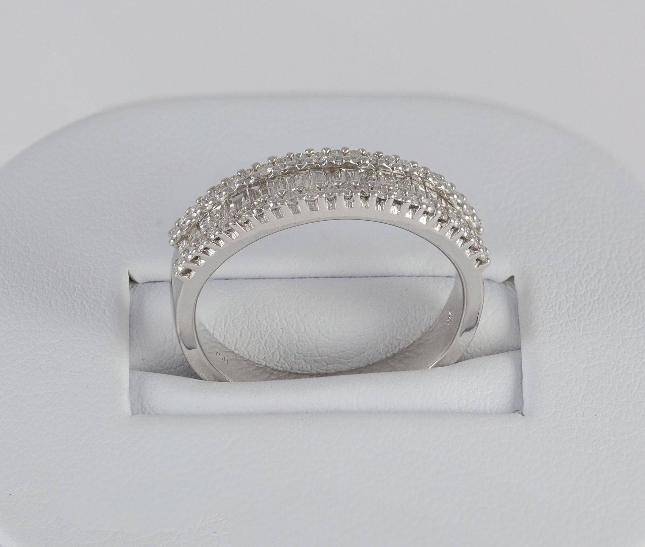 Anillo en oro blanco 18k con brillantes 1 ct