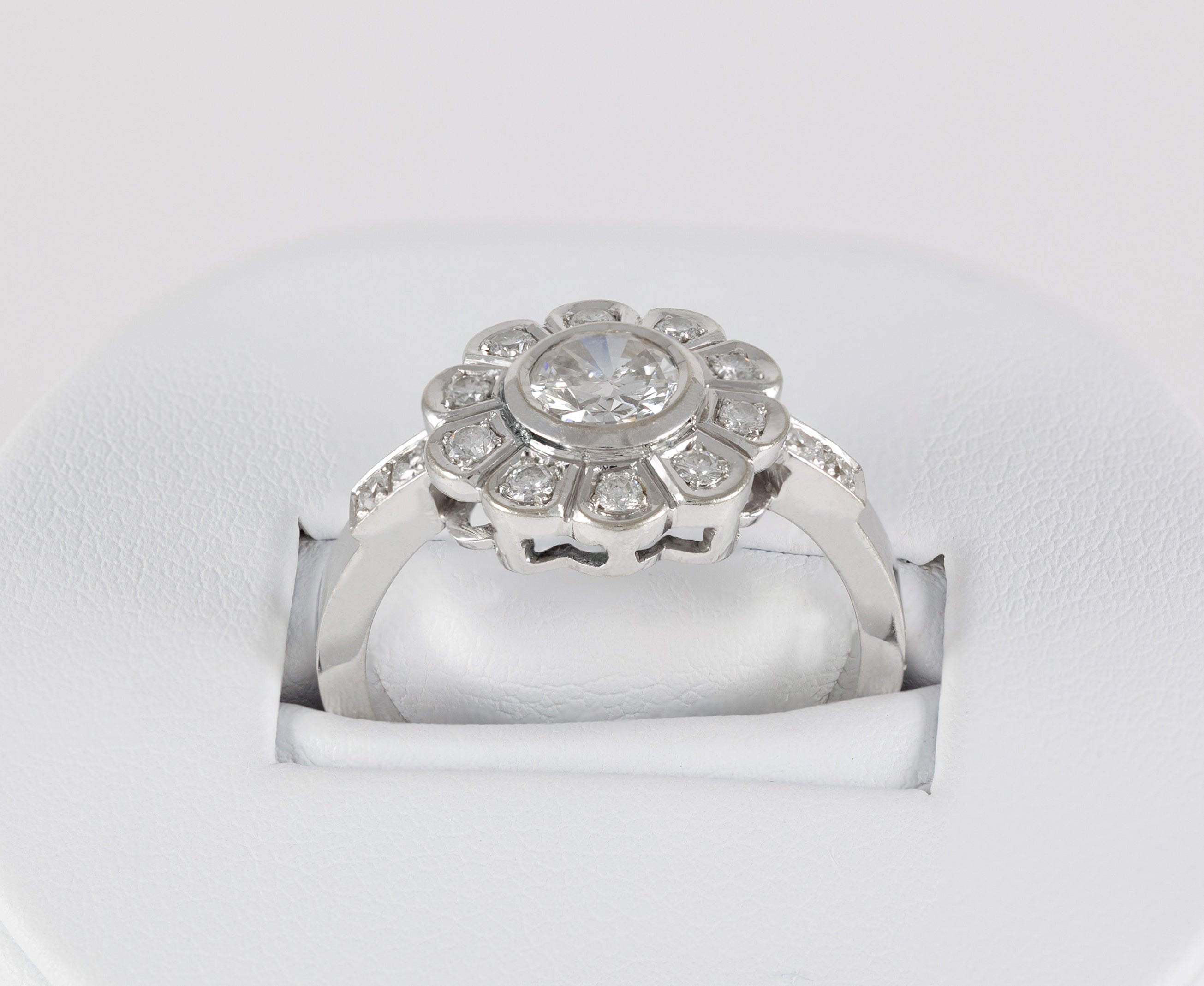 Anillo en oro blanco 18k con brillantes 1.20 ct