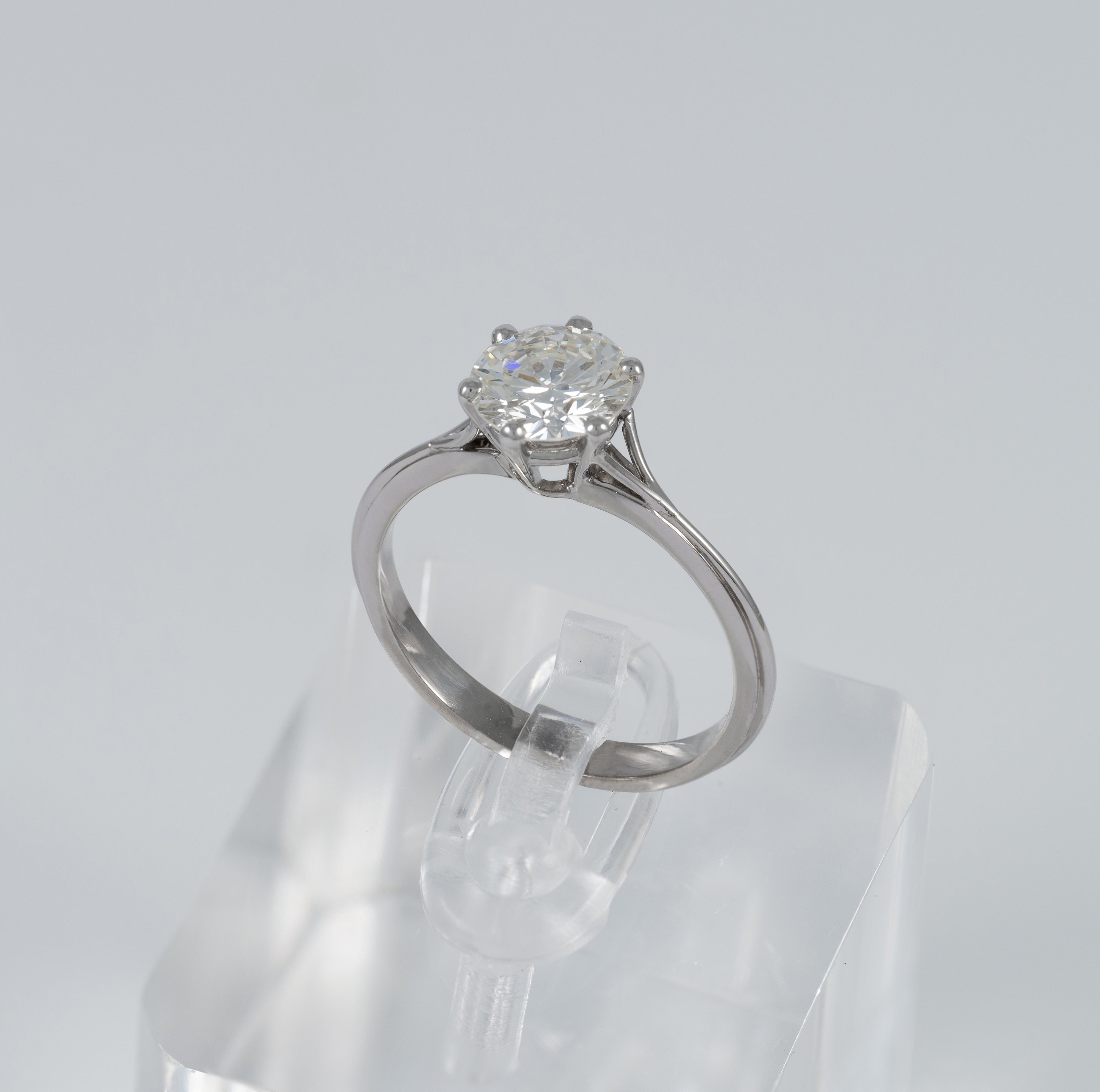 Anillo en oro blanco 18k con diamante 1.41 ct