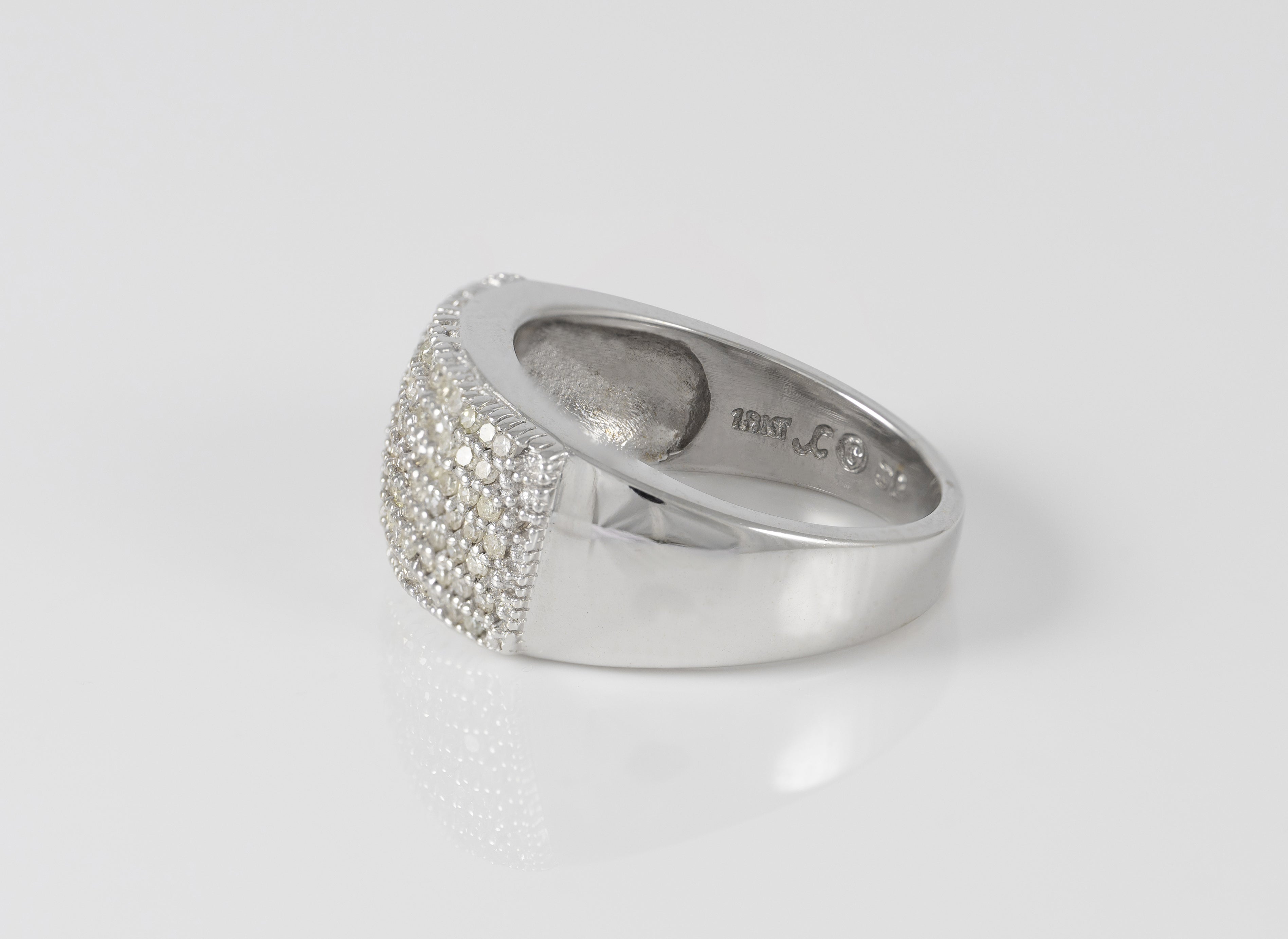 Anillo en oro blanco 18k con brillantes