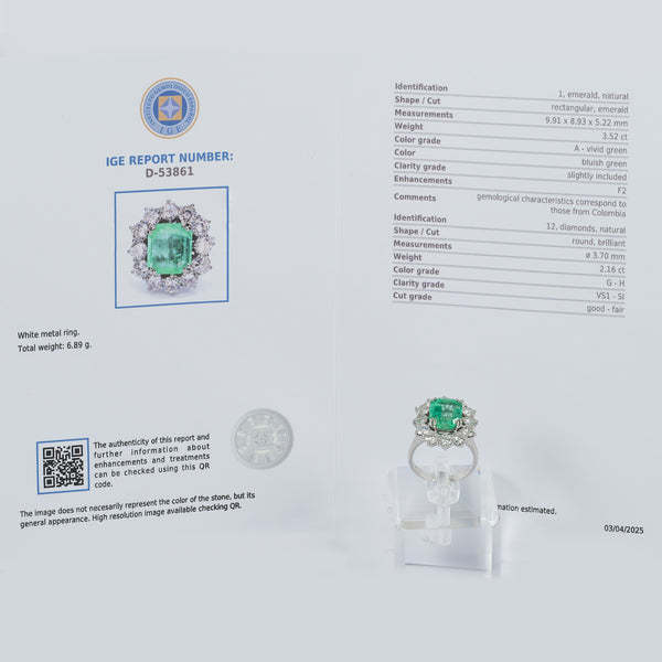 Anillo en oro blanco 18k con esmeralda 3.53 ct y diamantes 2.16 ct