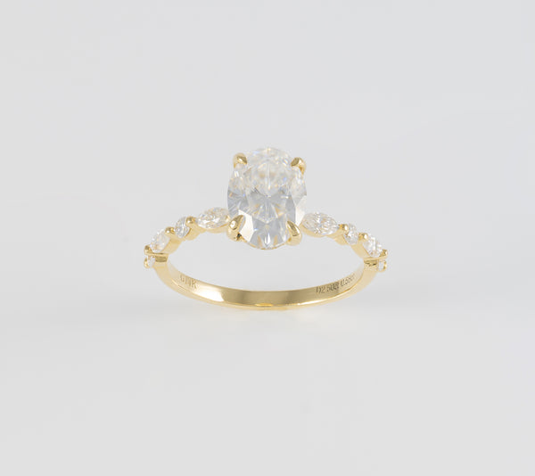 Anillo de compromiso halo oculto oro amarillo 14k con moissanita 2.5 ct