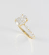 Anillo de compromiso halo oculto oro amarillo 14k con moissanita 2.5 ct