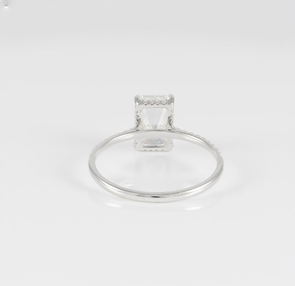 Anillo de compromiso halo oculto oro blanco 14k con moissanita 3 ct