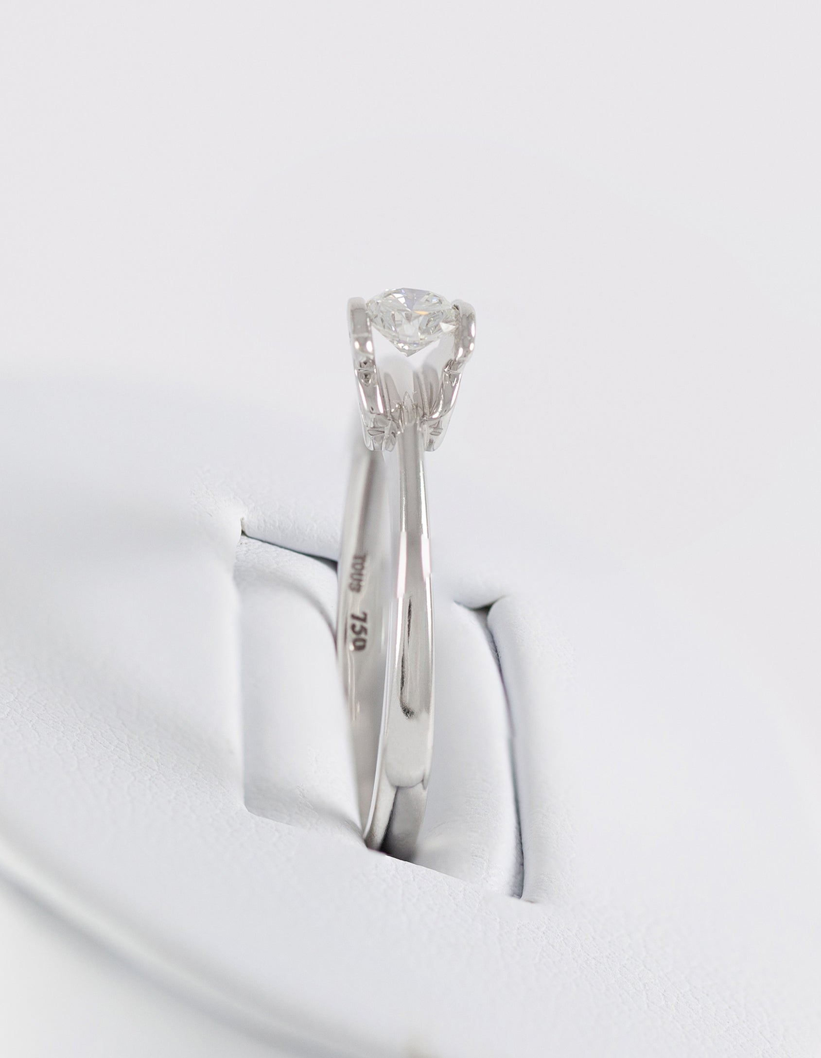 Anillo Tous en oro blanco 18k con brillante 0.25 ct