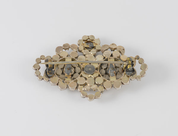 Broche antiguo en plata dorada con diamantes 1.8 ct